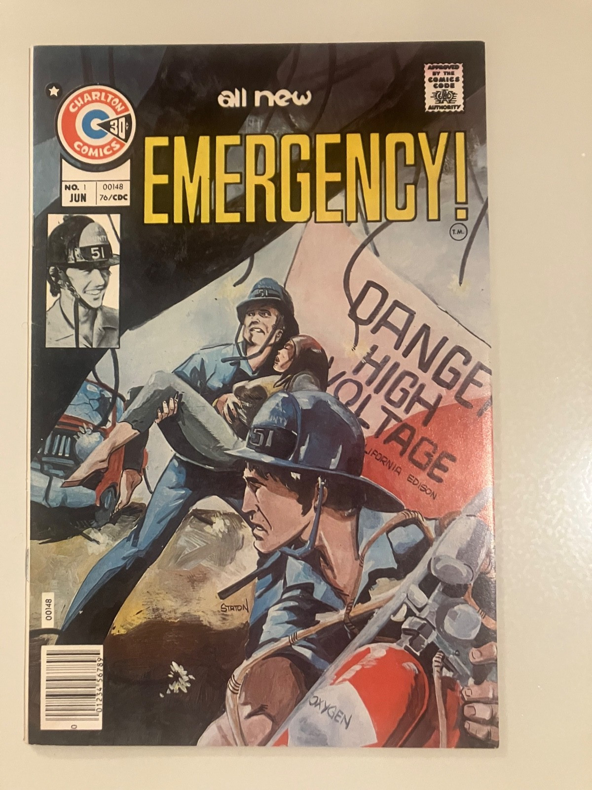 EMERGENCY # 1 NM+ 9.6 White  Perfect Corners  Perfect Spine  50% OFF Guide 