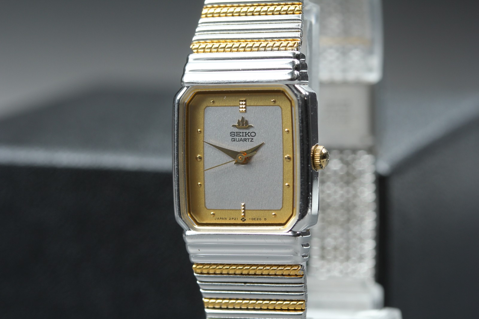 Vintage 1986 Seiko Galaxy 2P21-5B90 Two-Tone Gold Tank Quartz Ladies Watch JAPAN