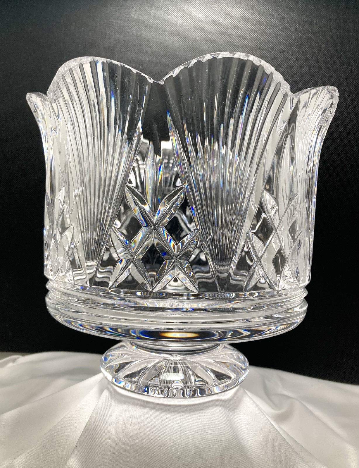 Vtg Waterford Crystal Strongbow Castle Center Pedestal Bowl Cut Glass 7.25