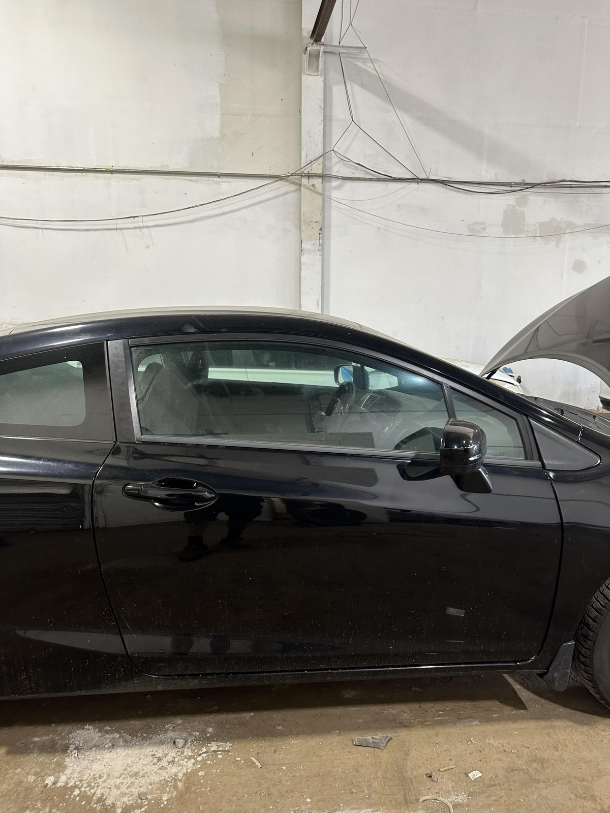 Used Front Right Door Assembly Front fits: 2015 Honda Civic electric Cpe w/AC Fr