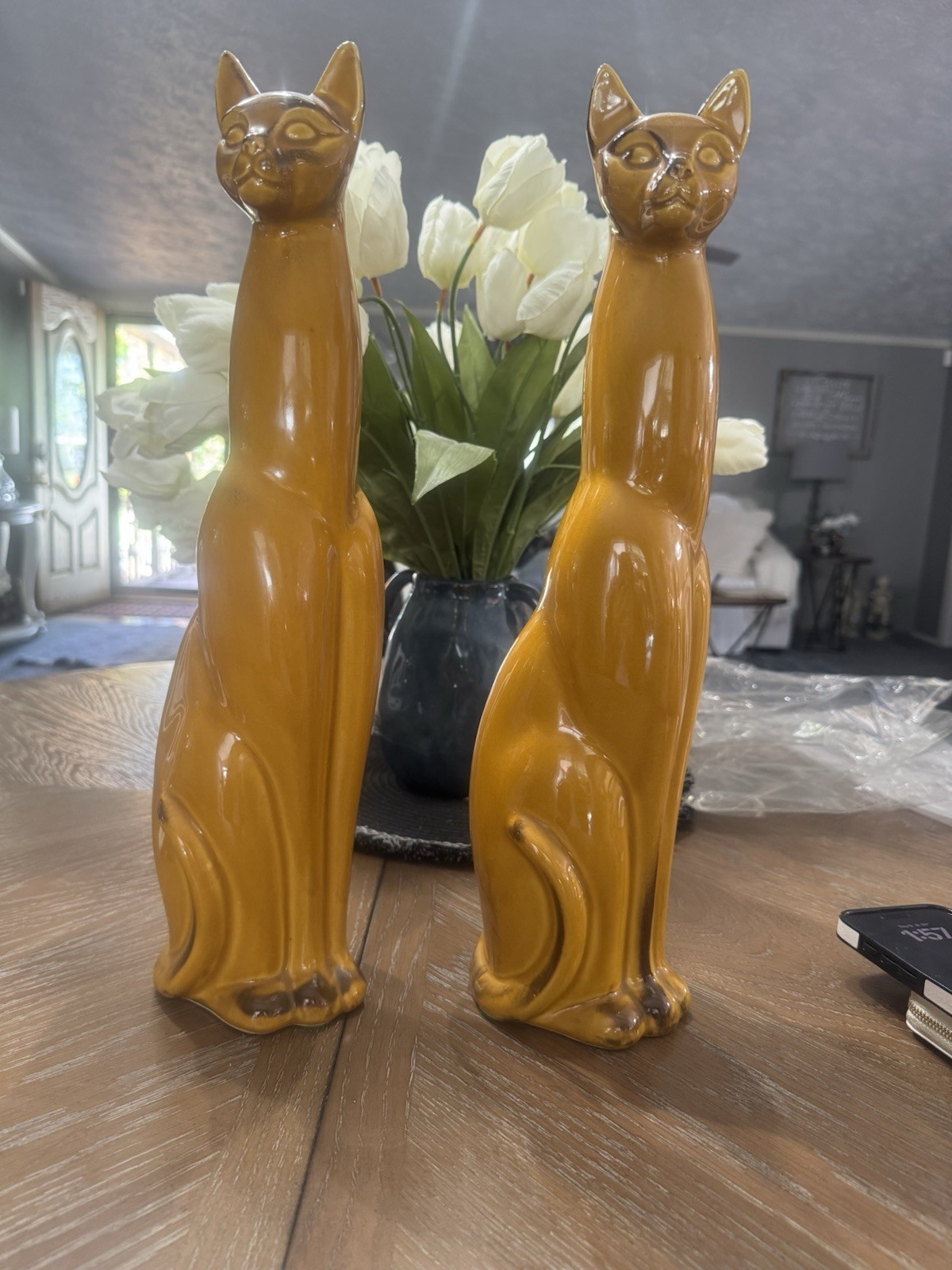 Vintage Elegant Cat Figurines J222.                                  (Set Of 2)