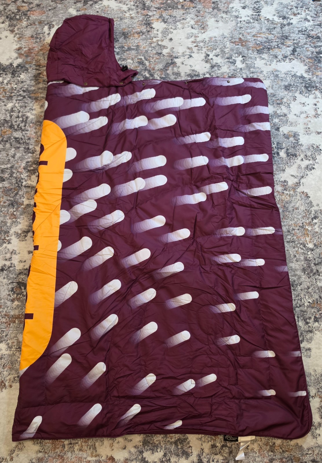 Voited Recycled Ripstop Travel Blanket 50x70 Wearable Camping Clevertech Purple