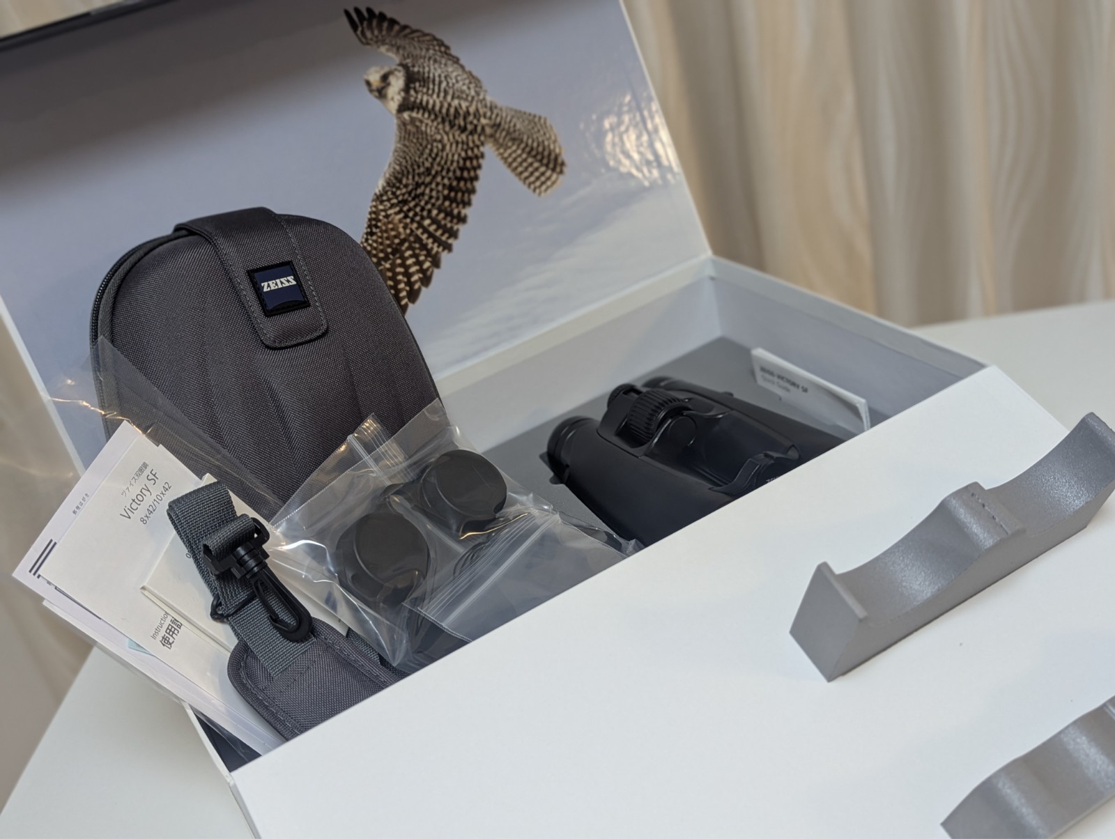 [Top Mint in Box] Zeiss Victory SF 8x42 Binoculars w/Case Strap from Japan  429