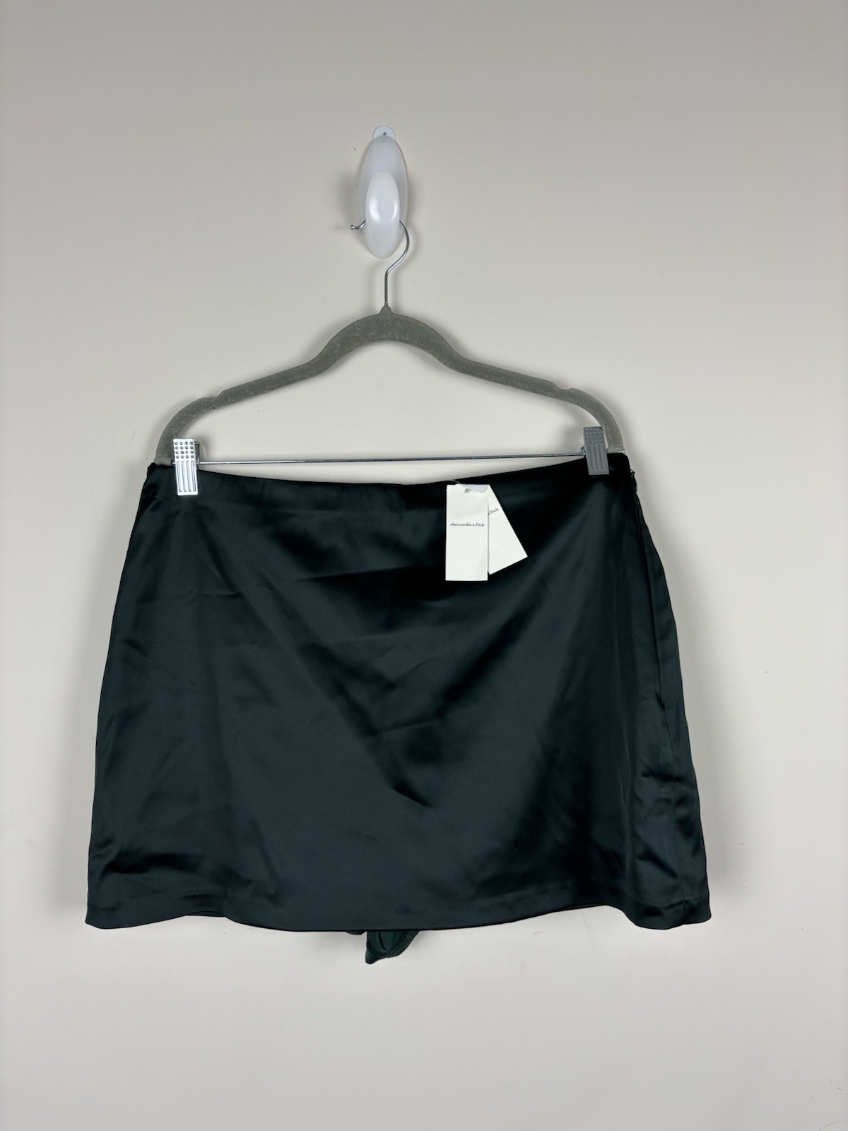 Nwt Abercrombie & Fitch Scarlett Mini Skort Women Size Large Green Stretch Nwt Abercrombie & Fitch Scarlett Mini Skort Women Size Large Green Stretch