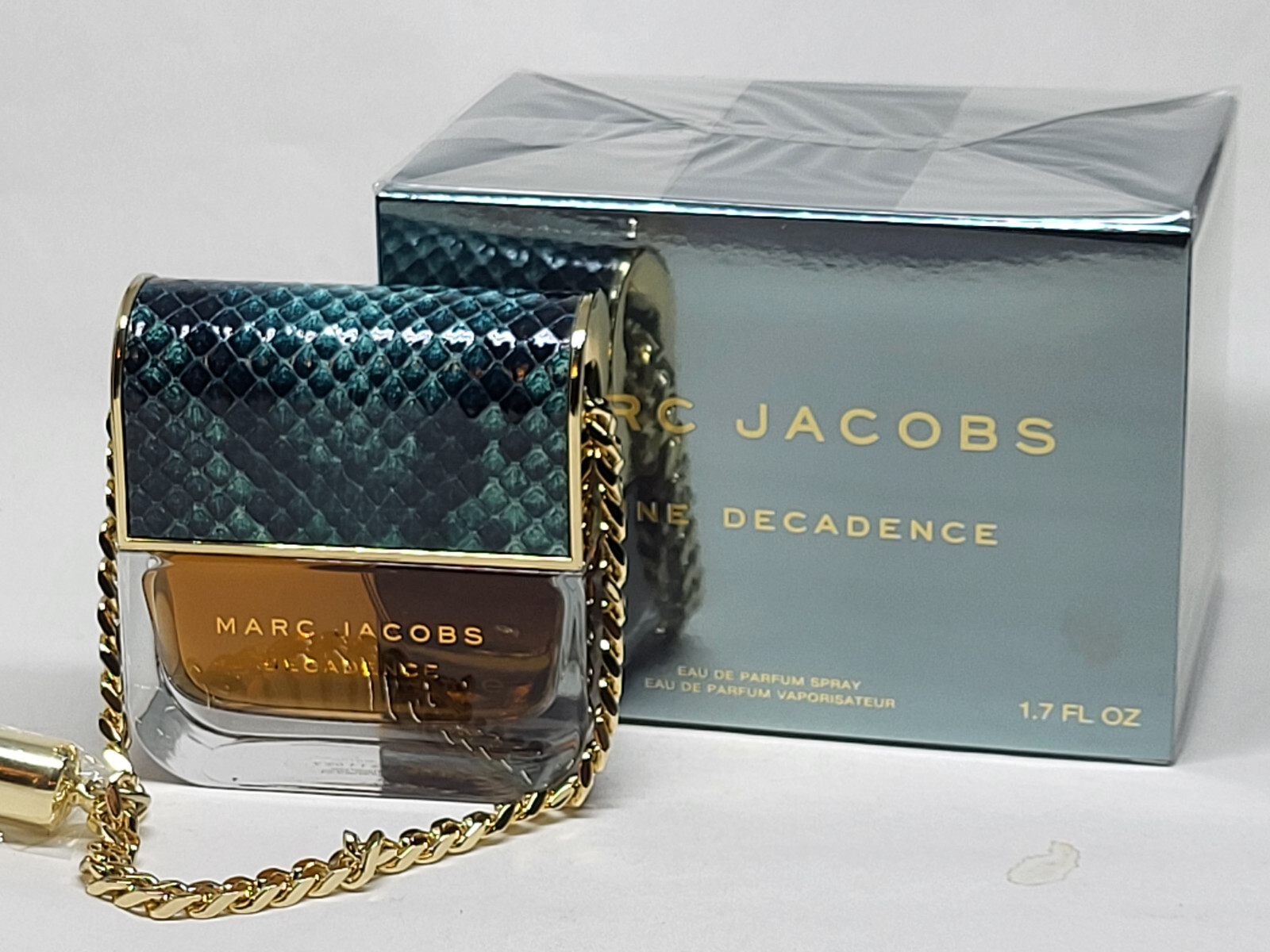 Decadence Divine By Marc Jacobs 1.7/1.6 oz Eau De Perfume Women NIB Decadence Divine By Marc Jacobs 1.7/1.6 oz Eau De Perfume Women NIB