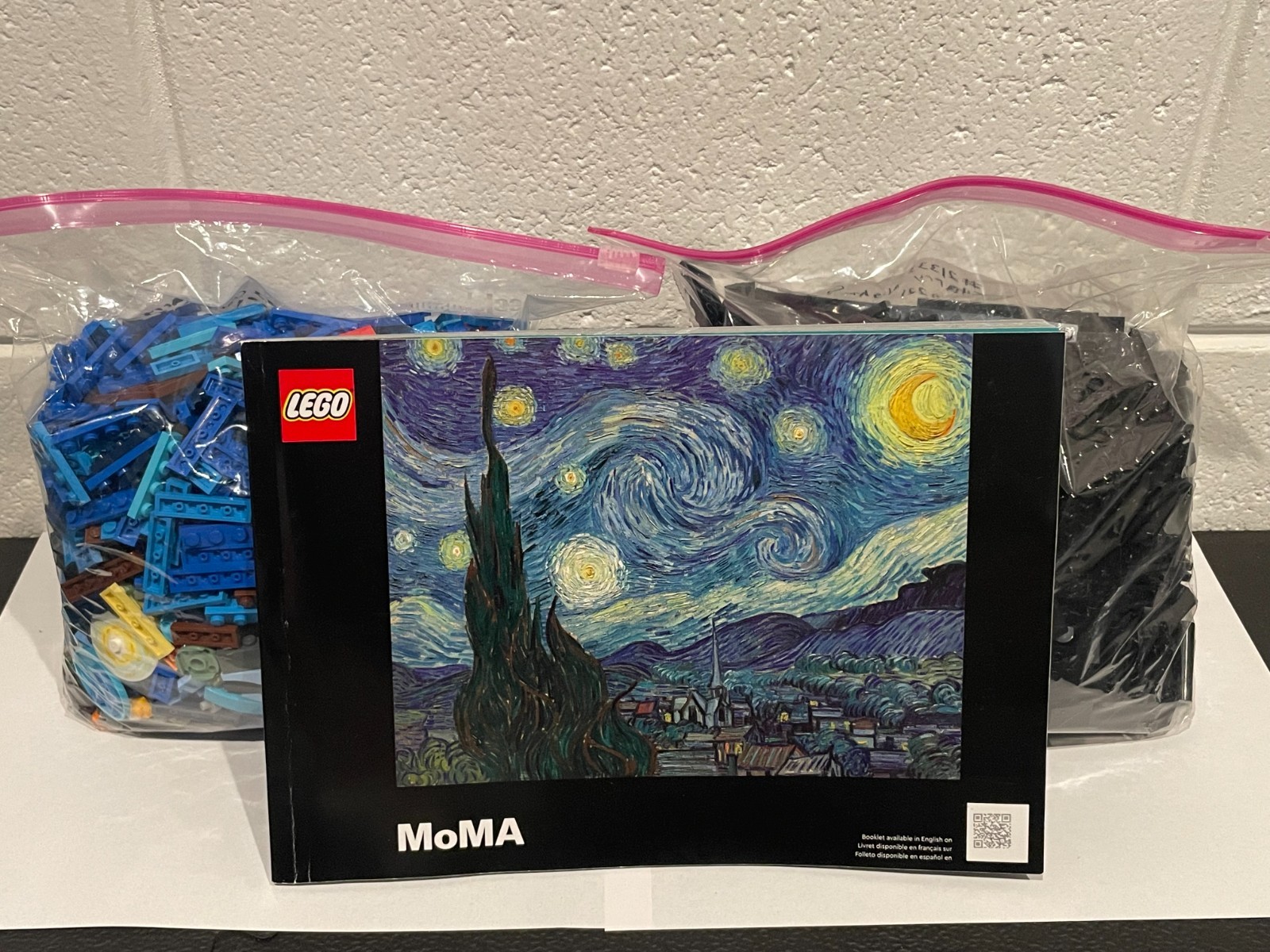 LEGO Ideas: Vincent van Gogh - The Starry Night (21333) LEGO Ideas: Vincent van Gogh - The Starry Night (21333)