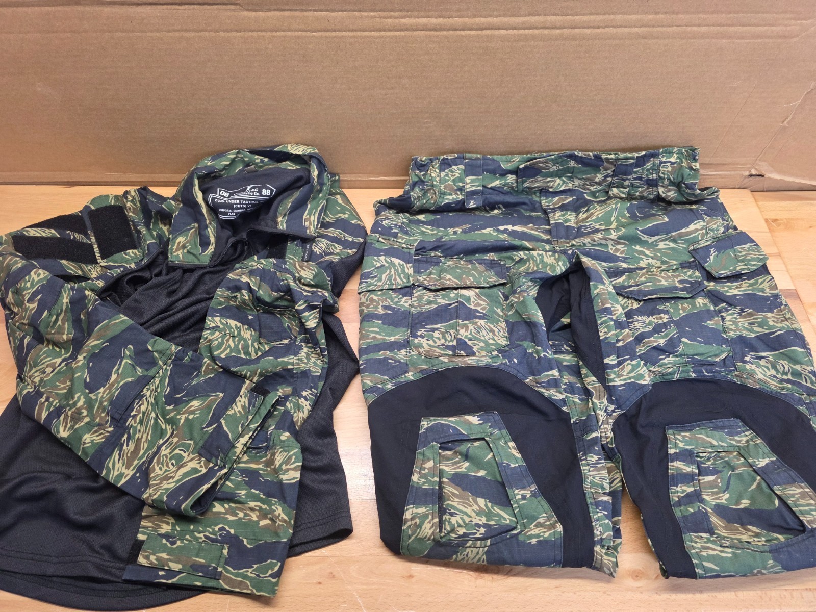 Platatac Jungle Tiger Stripe Combat Uniform Set Medium Regular Platatac Jungle Tiger Stripe Combat Uniform Set Medium Regular