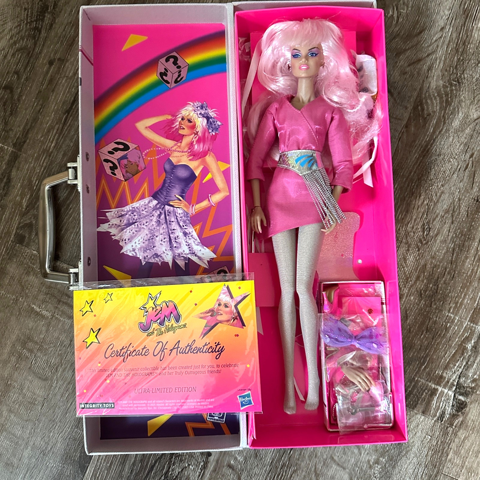 Integrity Toys JEM Mood I\'m In TV Show Edition 14113 2021 COA Complete