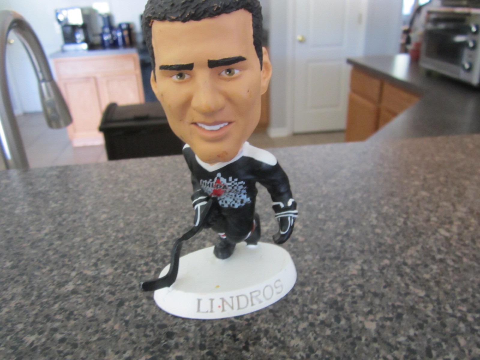 Eric Lindros NHLPA Statue 1998 - 6.5 - Flyers Rangers - Rare Eric Lindros NHLPA Statue 1998 - 6.5 - Flyers Rangers - Rare