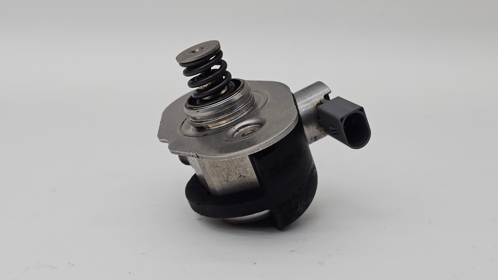 2012-2017 BMW F25 X3 xDrive28i 2.0L N20 Engine High Pressure Fuel Pump HPFP OEM