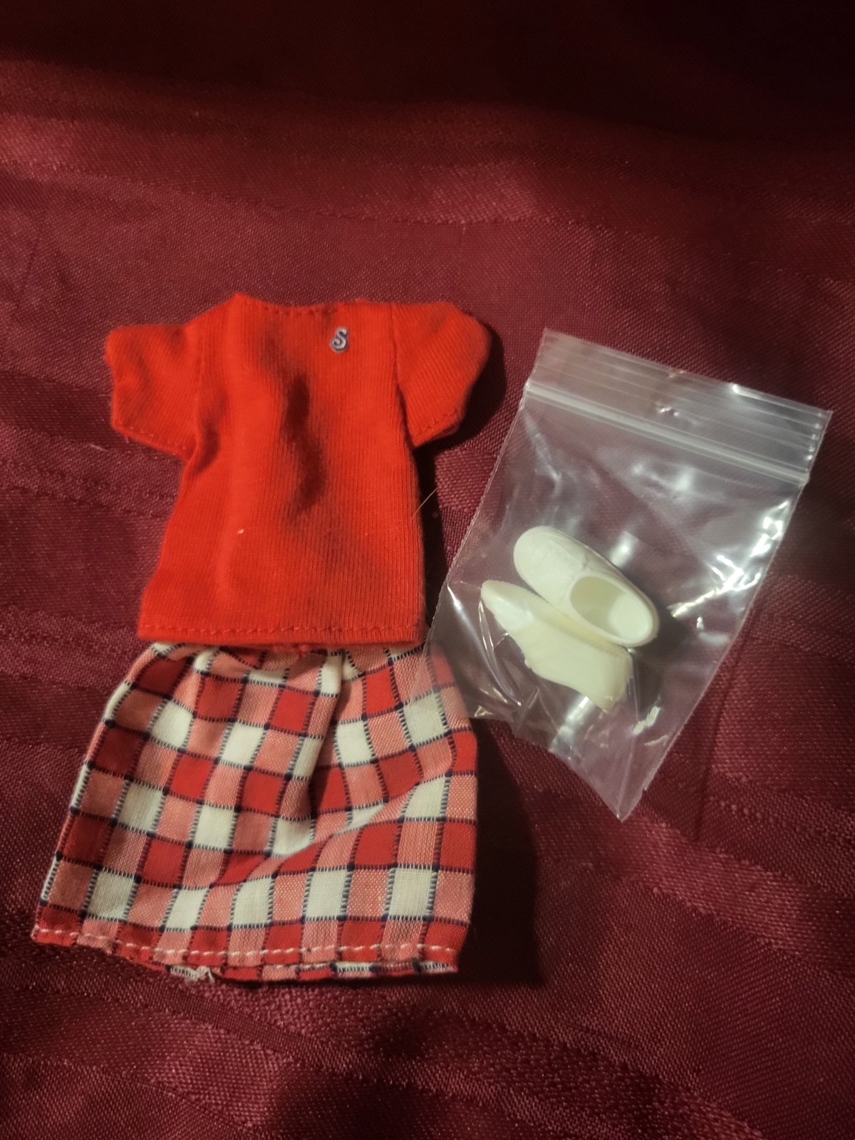 VINTAGE 1985 Mattel Skipper So Active Outfit #2234 Red Top w/ Plaid Skirt VINTAGE 1985 Mattel Skipper So Active Outfit #2234 Red Top w/ Plaid Skirt