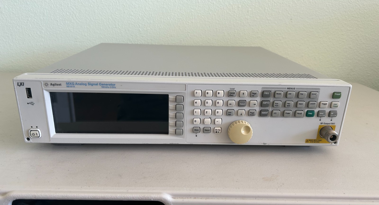 Agilent /Keysight N5181A 100KHz-3GHz MXG Analog Signal Generator Opt:503