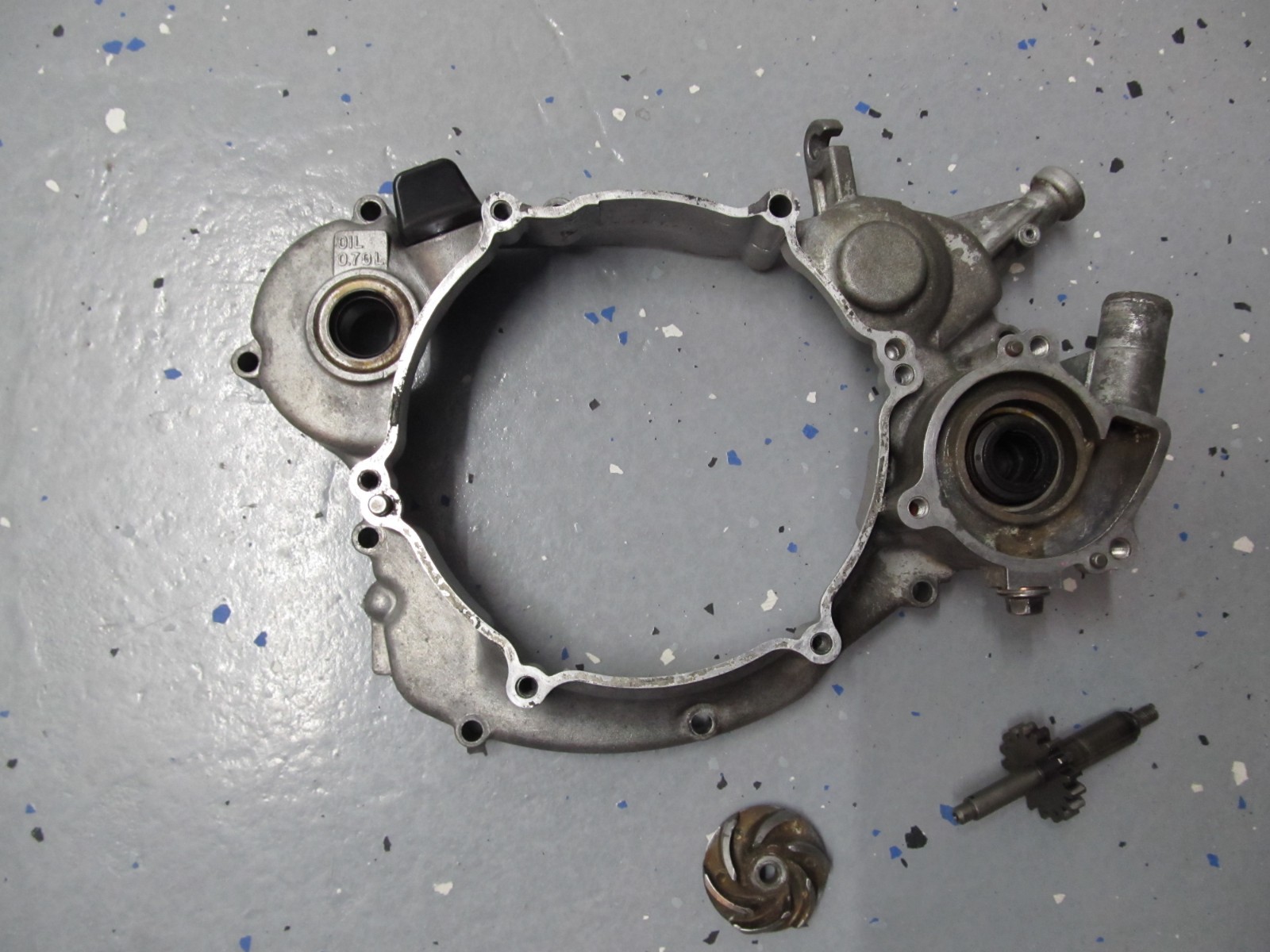 1995-2006 Kawasaki KDX200 KDX220 Clutch Cover Water Pump Shaft 14032-1418 1995-2006 Kawasaki KDX200 KDX220 Clutch Cover Water Pump Shaft 14032-1418