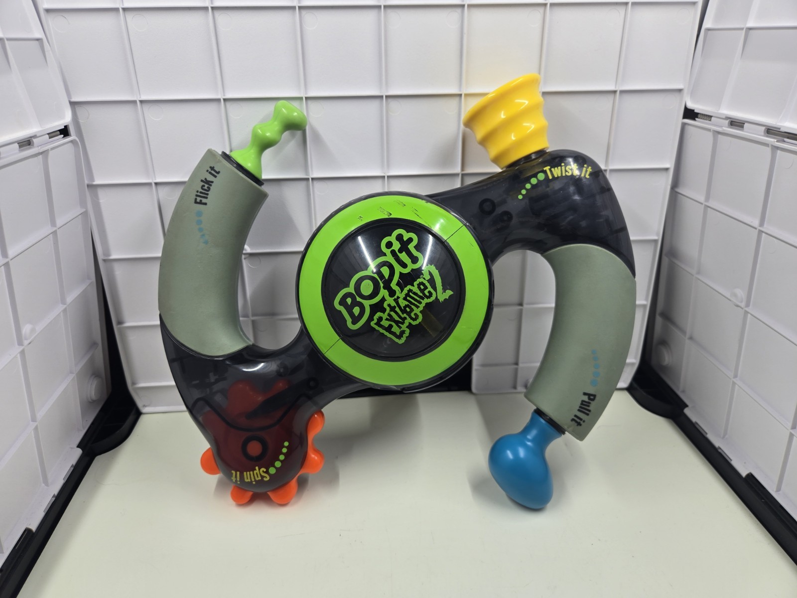 Bop It Extreme 2 Handheld Electronic Game Hasbro 2002 Tested And Working Bop It Extreme 2 Handheld Electronic Game Hasbro 2002 Tested And Working
