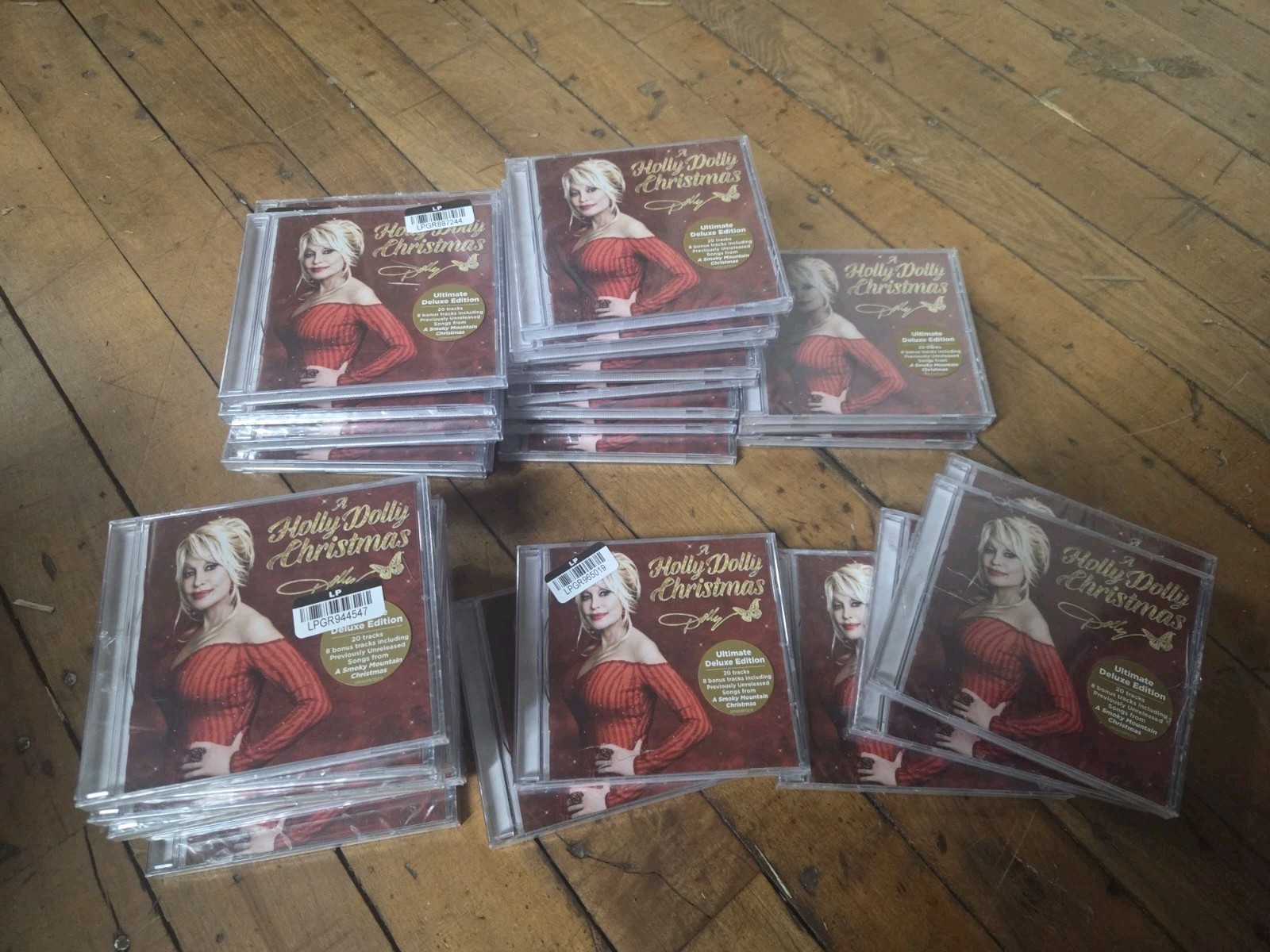 Dolly Parton, A Holly Dolly Christmas (CD, 2022) Sealed CRACKED case 1 CD