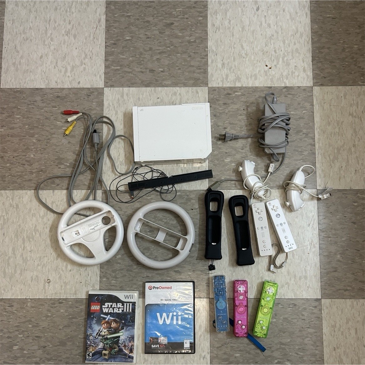 HUGE Nintendo Wii RVL-001 Original Bundle WII SPORTS HAS SOLD* HUGE Nintendo Wii RVL-001 Original Bundle WII SPORTS HAS SOLD*
