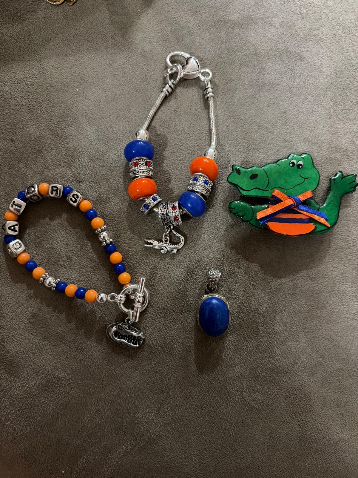 UF Game Day Vintage Jewelry Lot. Great Condit. Charm shows sign of wear, Gators UF Game Day Vintage Jewelry Lot. Great Condit. Charm shows sign of wear, Gators