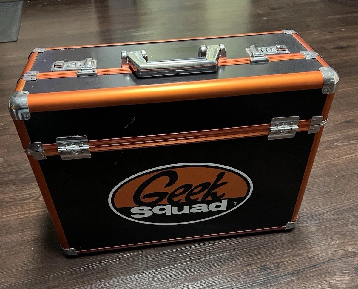Geek Squad Tool Box Rare Battle Worn Year 2005 Geek Squad Tool Box Rare Battle Worn Year 2005