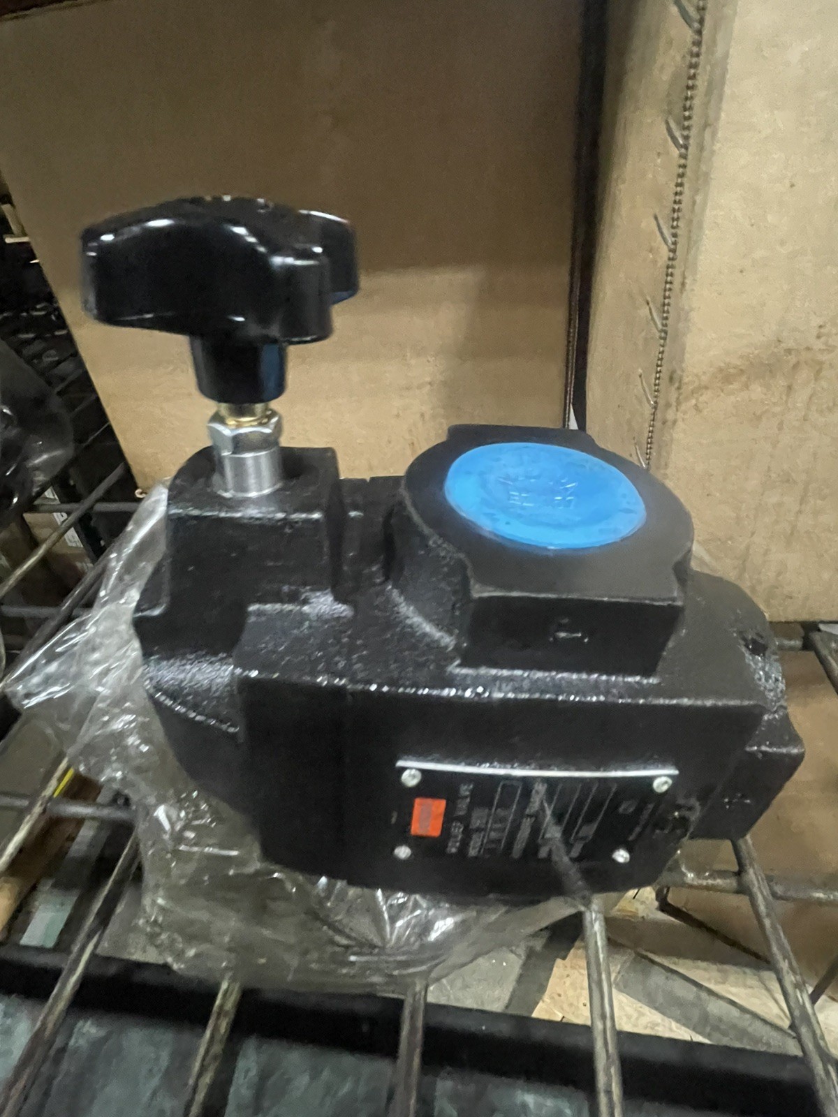 New Vickers CT-10-F-30 , Hydraulic Relief Valve ,min/1500 -max/3k ,MAKE OFFER