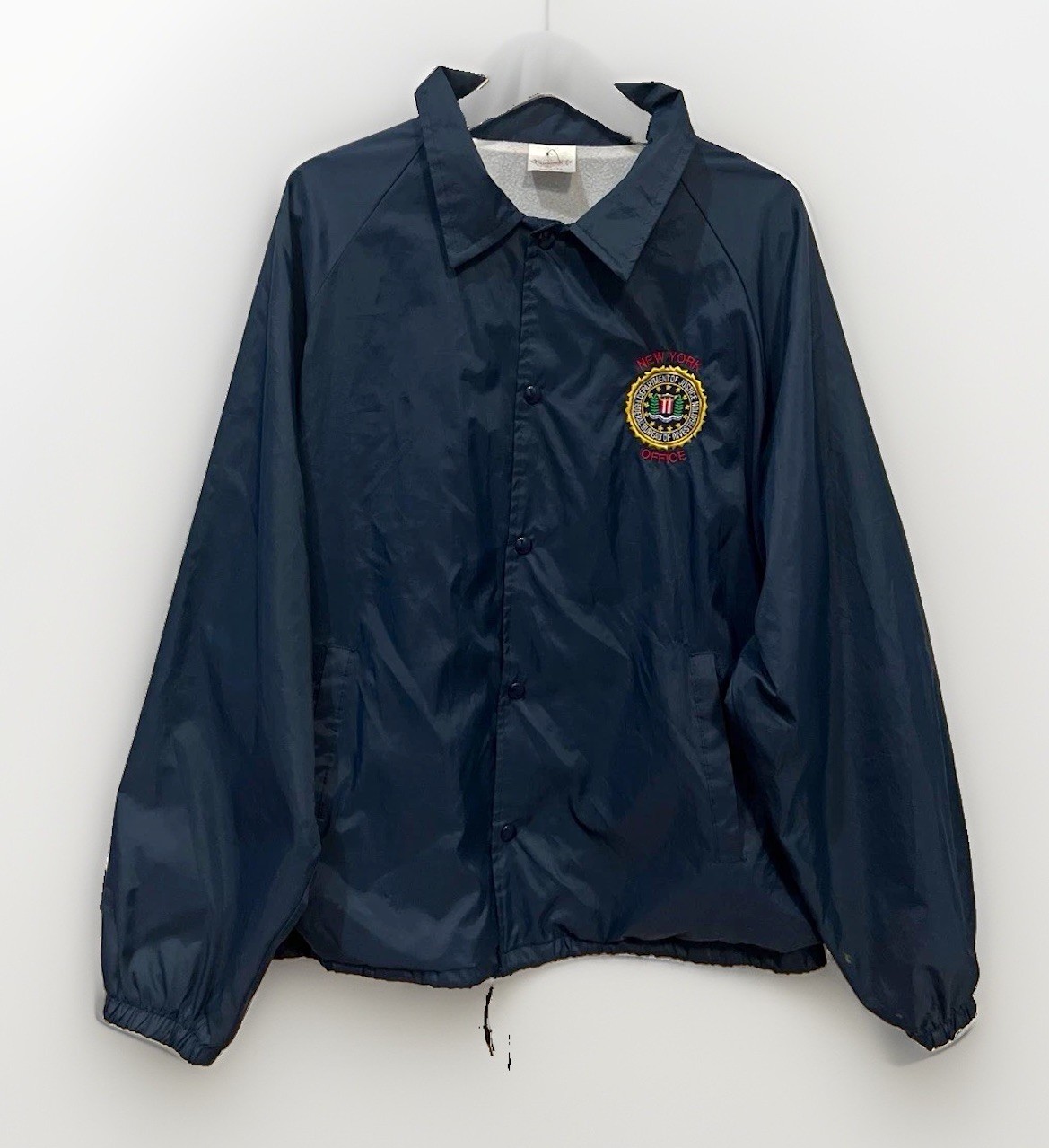 VTG 70-80’s Auburn DOJ FBI New York Office Navy Blue Windbreaker Jacket MEN’S XL VTG 70-80’s Auburn DOJ FBI New York Office Navy Blue Windbreaker Jacket MEN’S XL