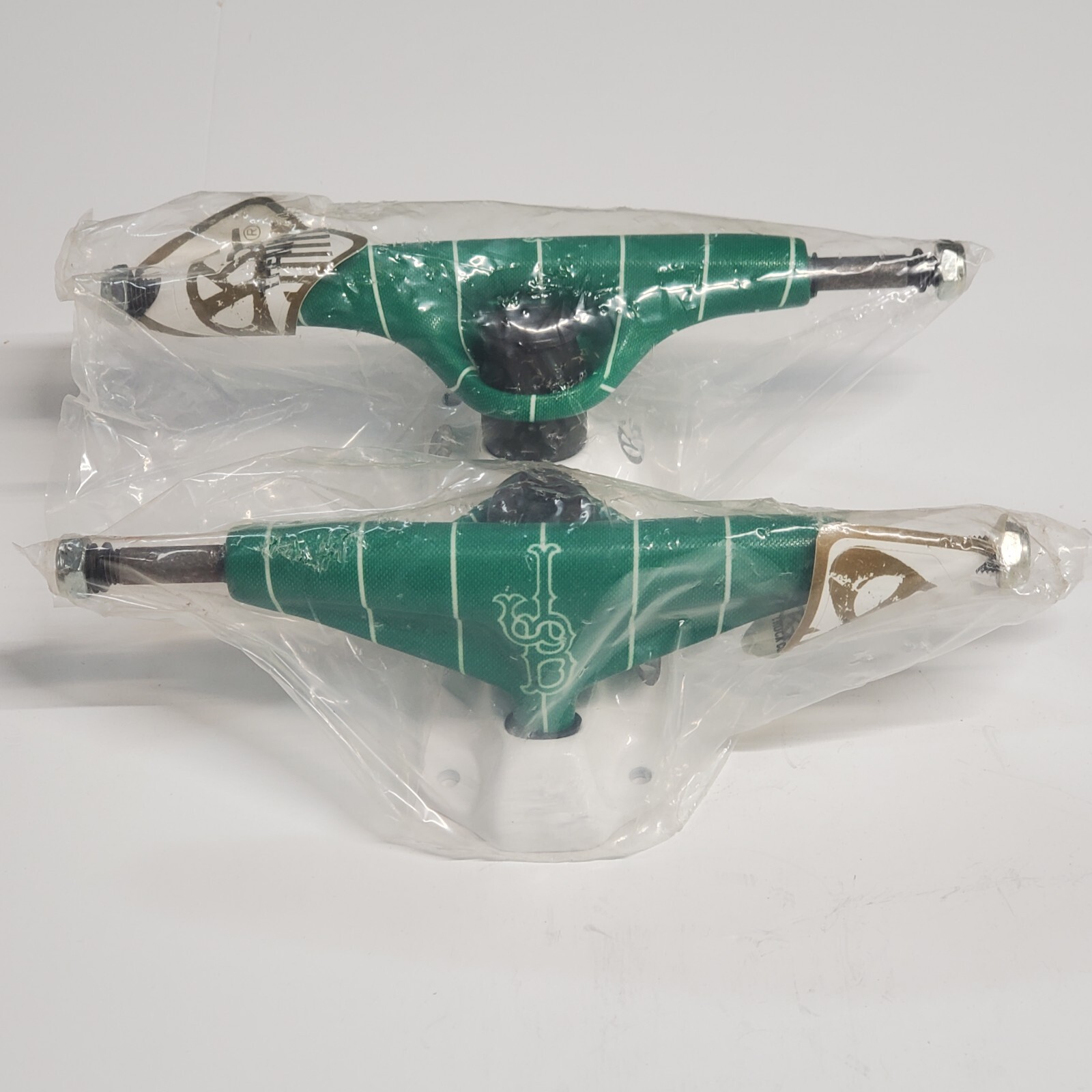 Grind King G6 Vintage 5.0 Mid Joey Brezinski Skateboard Trucks Pair NOS Grind King G6 Vintage 5.0 Mid Joey Brezinski Skateboard Trucks Pair NOS