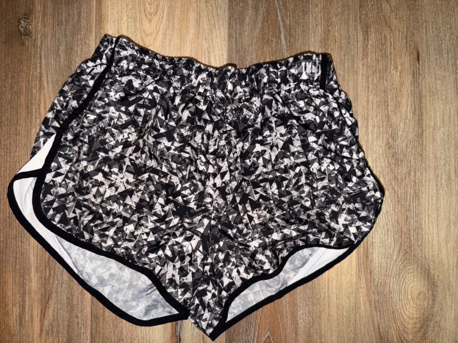 Xersion Womens Medium Black White Geometric Athletic Running Shorts Xersion Womens Medium Black White Geometric Athletic Running Shorts