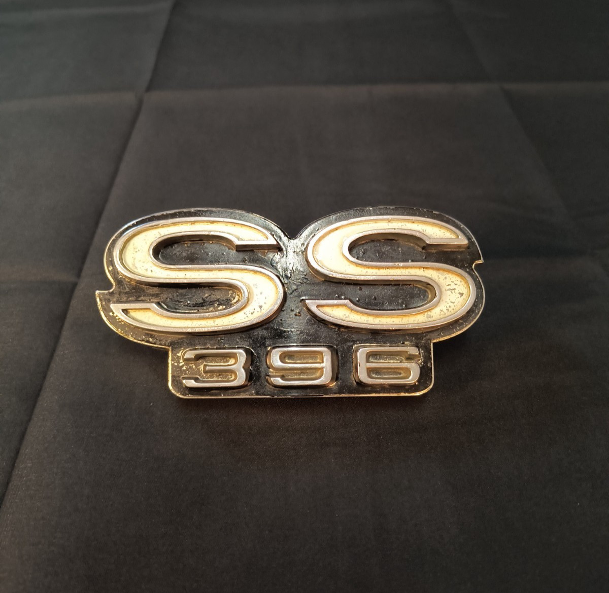 Vintage 1969 Chevrolet Chevelle SS396 Front Grille Emblem GM#3942781 CHECK PICS Vintage 1969 Chevrolet Chevelle SS396 Front Grille Emblem GM#3942781 CHECK PICS