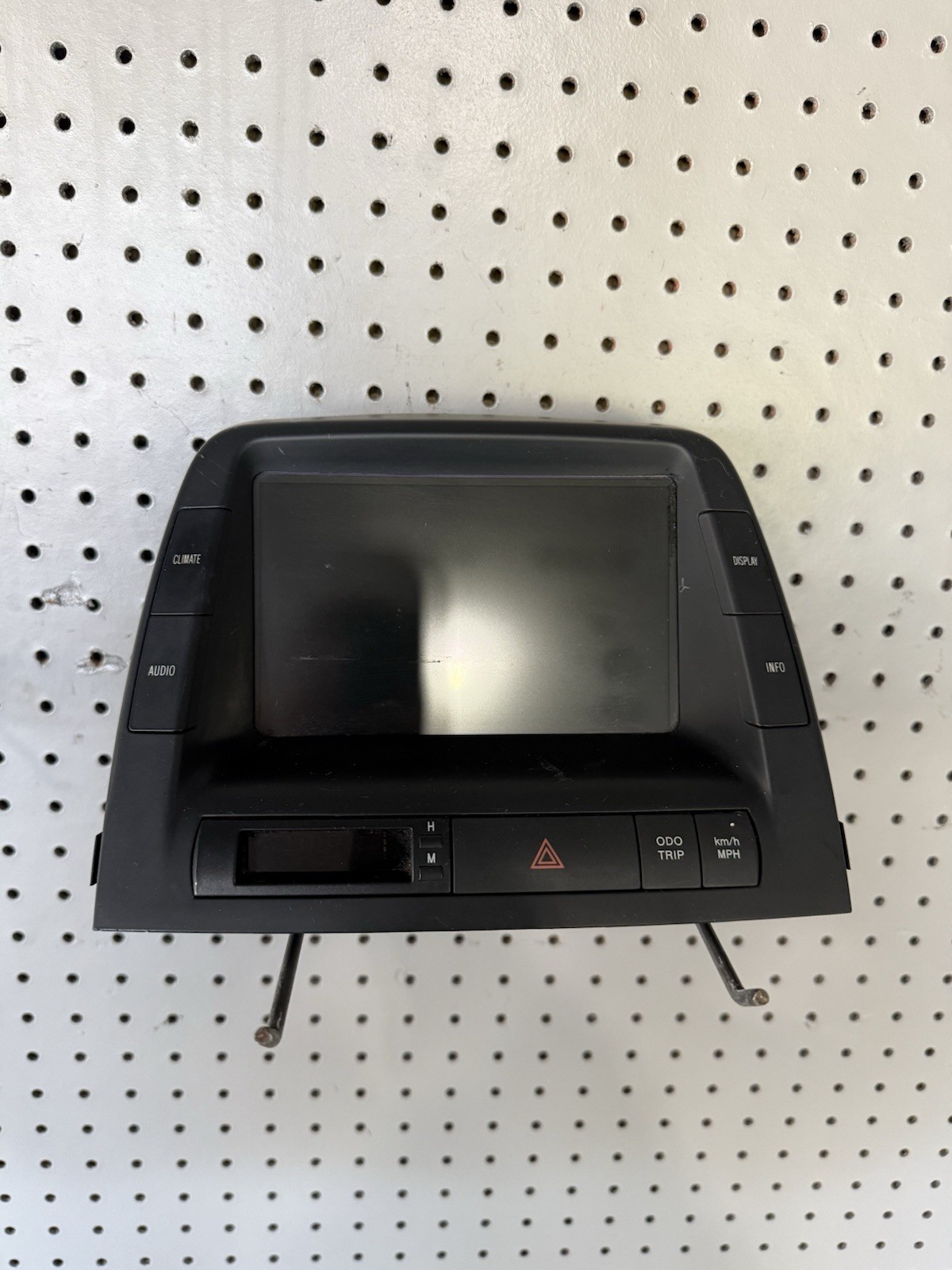 2006 - 2009 Toyota Prius GPS Navigation Radio Display Screen OEM 86110-47220 2006 - 2009 Toyota Prius GPS Navigation Radio Display Screen OEM 86110-47220