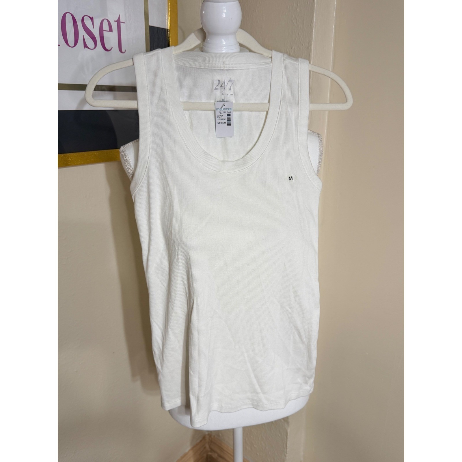 Maurices 24/7 Ribbed Tank Top White Scoop Neck Sleeveless Shirt Medium NWT Maurices 24/7 Ribbed Tank Top White Scoop Neck Sleeveless Shirt Medium NWT