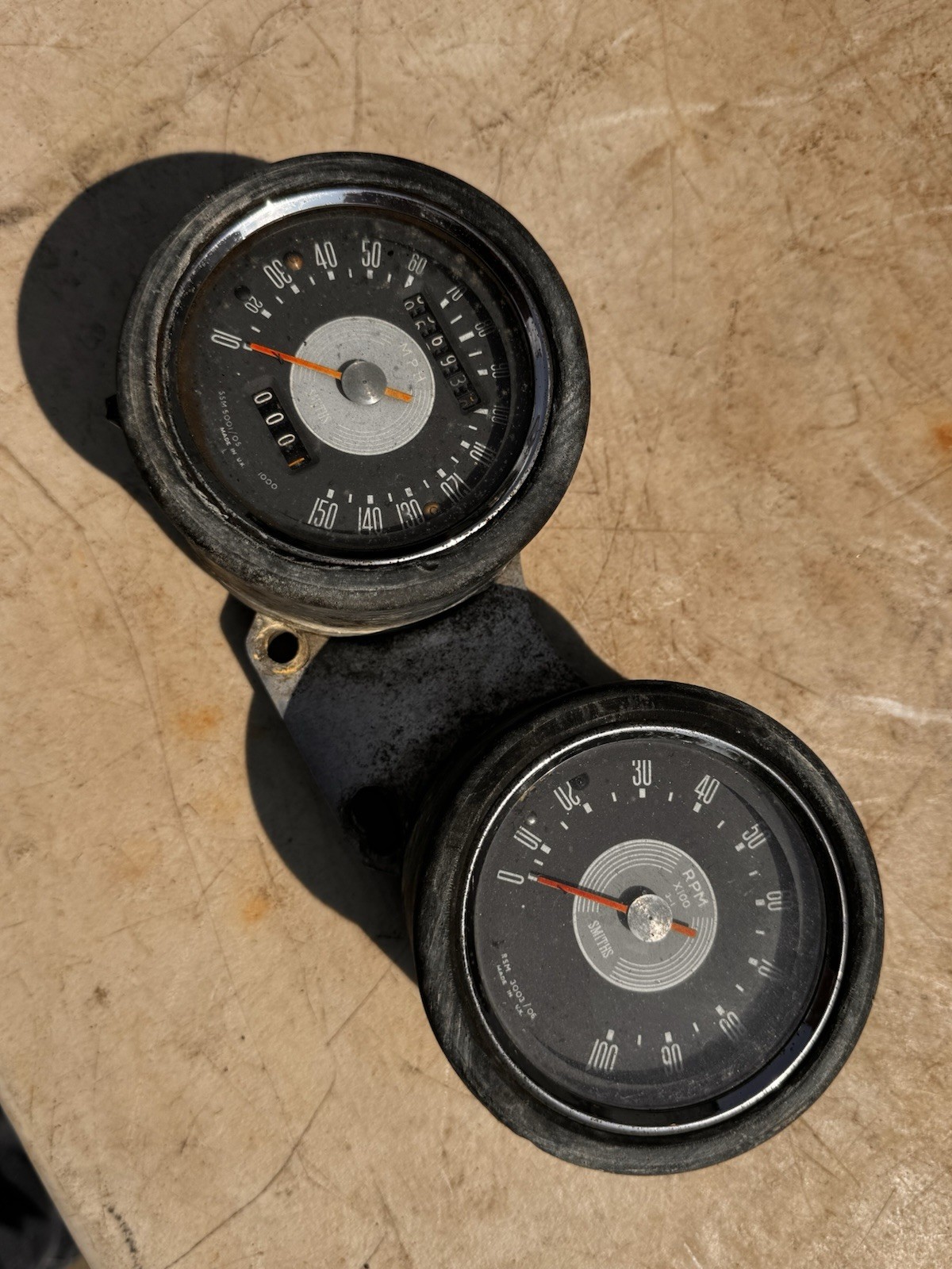 1967-1969 BSA 150MPH Smiths Speedometer & 10000 RPM Tachometer A65 A50 Spitfire 1967-1969 BSA 150MPH Smiths Speedometer & 10000 RPM Tachometer A65 A50 Spitfire