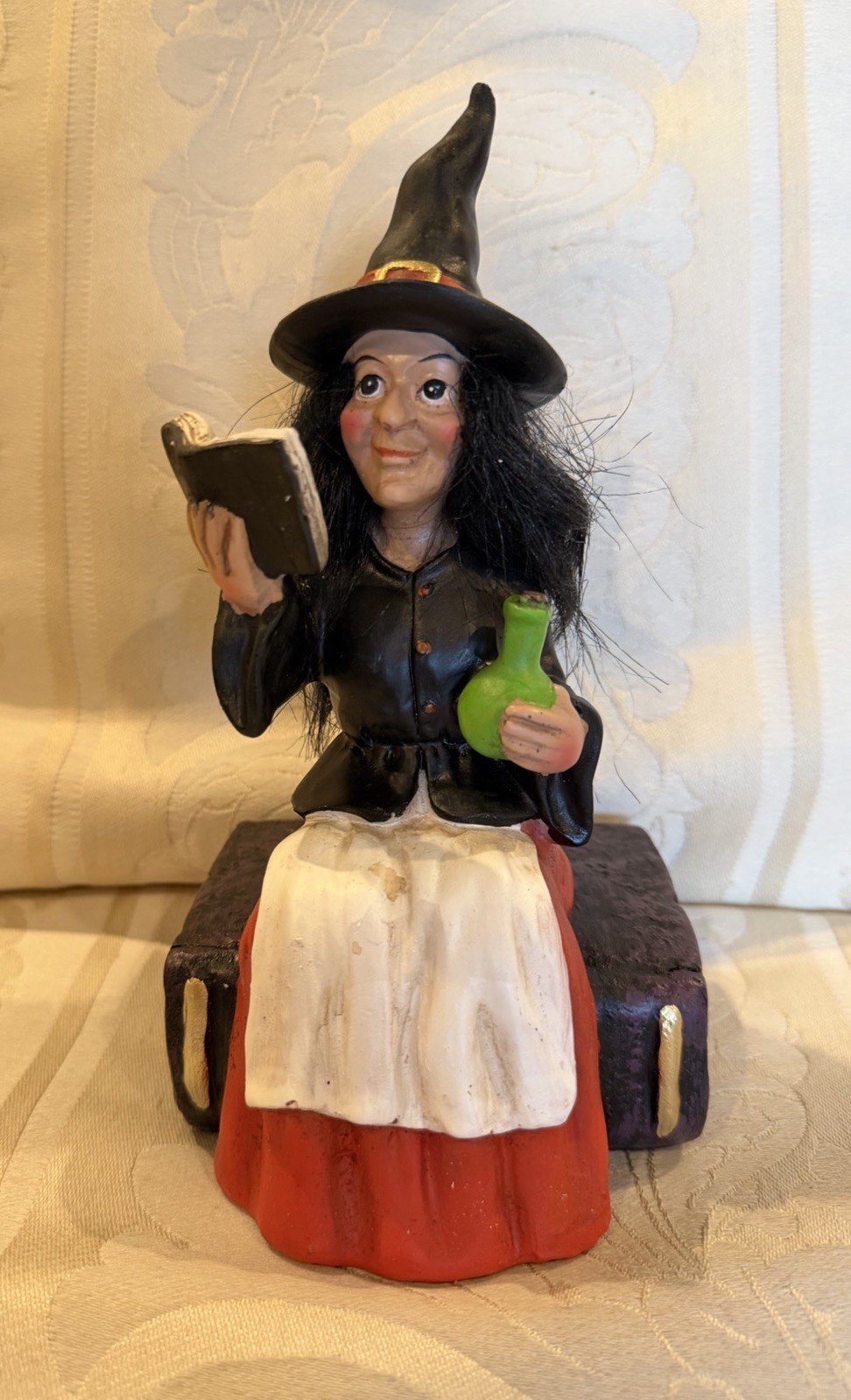 Ashland Halloween WITCH 8 inch Figurine Spellbook & Potion Bottle 2019 Retired Ashland Halloween WITCH 8 inch Figurine Spellbook & Potion Bottle 2019 Retired