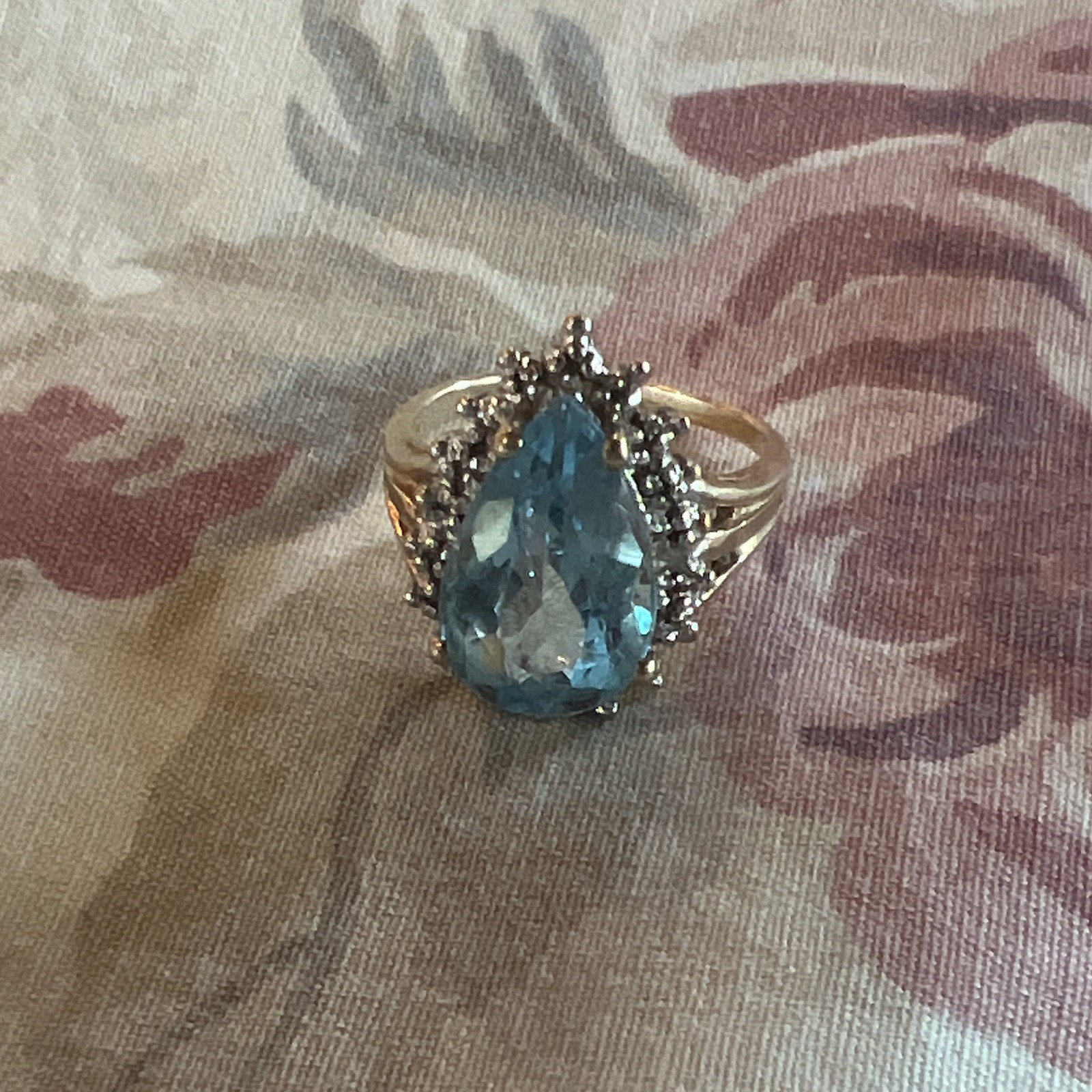 Vintage 10K Yellow Gold Pear Shaped Blue Topaz Halo Ring, Prong Setting, Size 6 Vintage 10K Yellow Gold Pear Shaped Blue Topaz Halo Ring, Prong Setting, Size 6