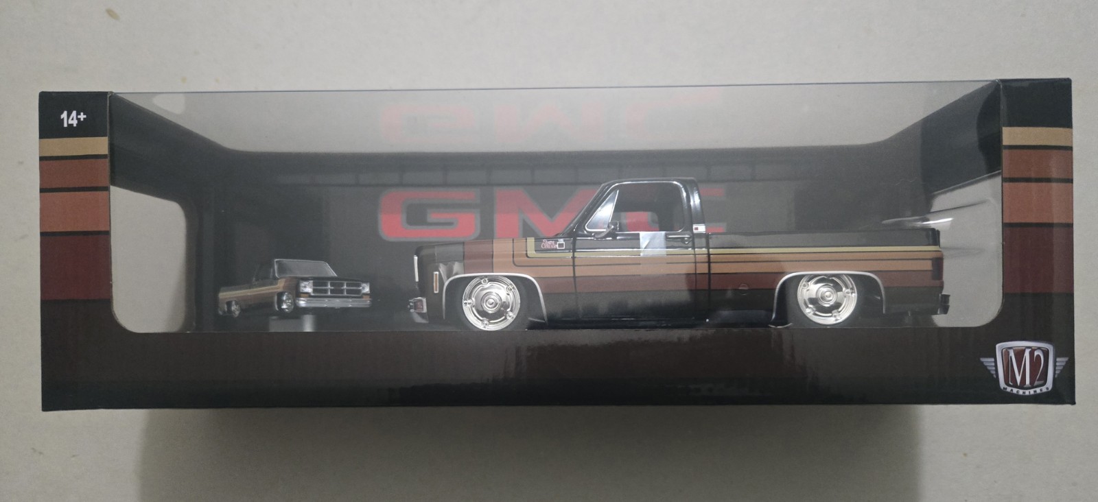 M2 Machines 1976 GMC Sierra Grande 15-custom 1:24 1:64 Walmart Exclusive M2 Machines 1976 GMC Sierra Grande 15-custom 1:24 1:64 Walmart Exclusive
