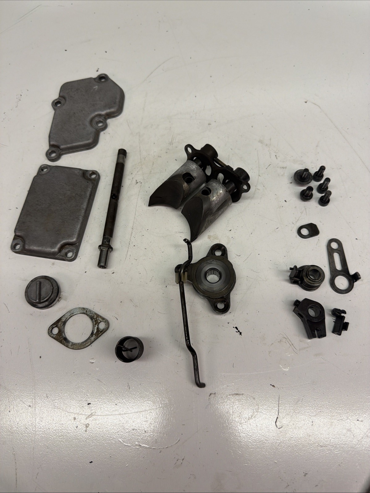 1999 96-00 RM125 RM 125 OEM Cylinder Exhaust Power Valve Set Rod Holder Covers 1999 96-00 RM125 RM 125 OEM Cylinder Exhaust Power Valve Set Rod Holder Covers