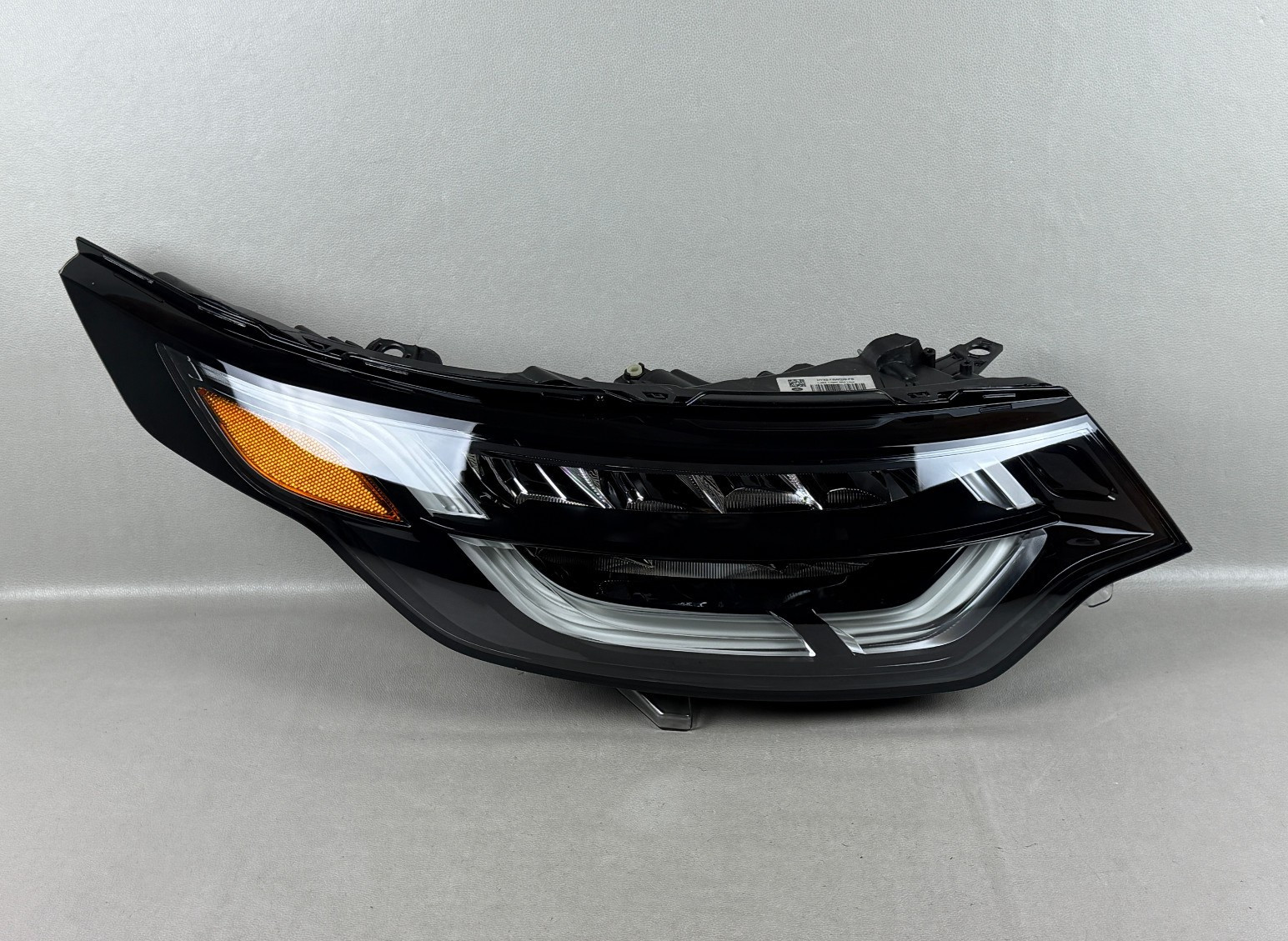 Nice 2017-2020 Land Rover Discovery Right RH Side LED Headlight OEM