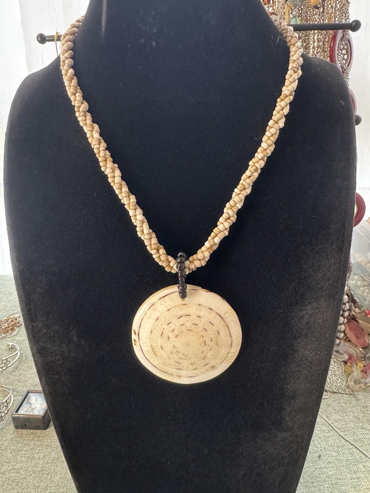 Stunning Vintage Melanesian Conus She’ll Pendant Necklace With Shell Button Stunning Vintage Melanesian Conus She’ll Pendant Necklace With Shell Button