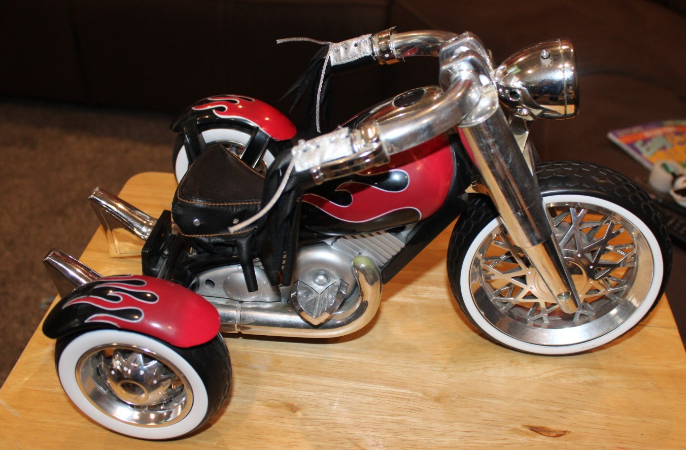''Bratz Big Babyz Rock Angelz Motor Bike Trike (Red & Black w/ Flames) w/Sound ''Bratz Big Babyz Rock Angelz Motor Bike Trike (Red & Black w/ Flames) w/Sound