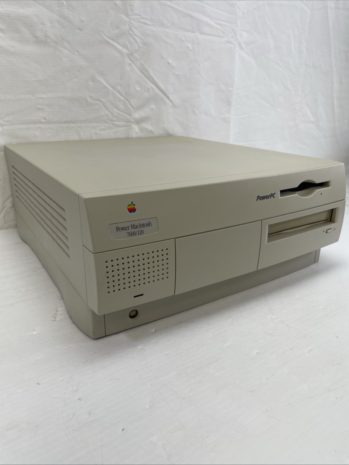 Vintage Apple Power Macintosh 7600/120 Desktop No HDD No OS Powers On *READ Vintage Apple Power Macintosh 7600/120 Desktop No HDD No OS Powers On *READ