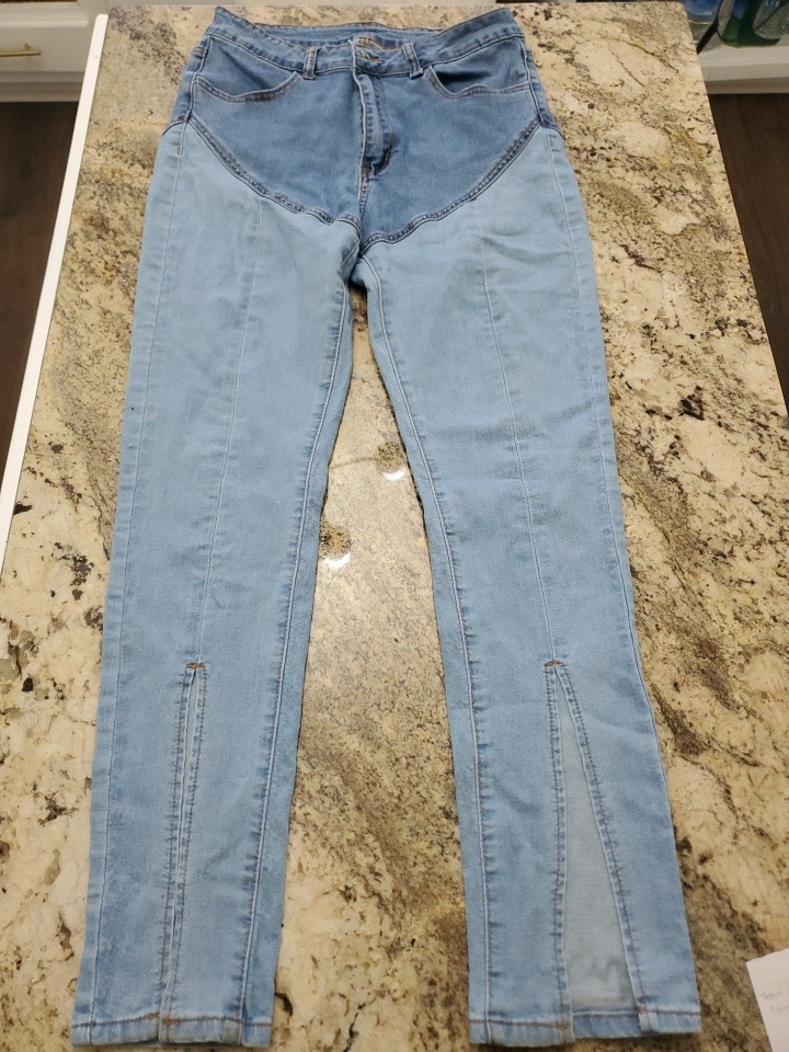 SHEIN Dazy high waist split hem Flare Leg Jeans zipper Size L SHEIN Dazy high waist split hem Flare Leg Jeans zipper Size L