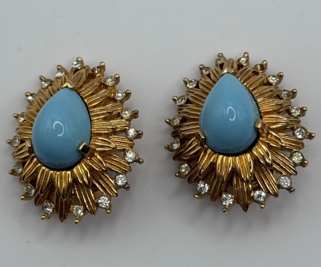 Vintage Jomaz Joseph Mazer Clip On Earrings Rhinestone Gold Tone READ Vintage Jomaz Joseph Mazer Clip On Earrings Rhinestone Gold Tone READ