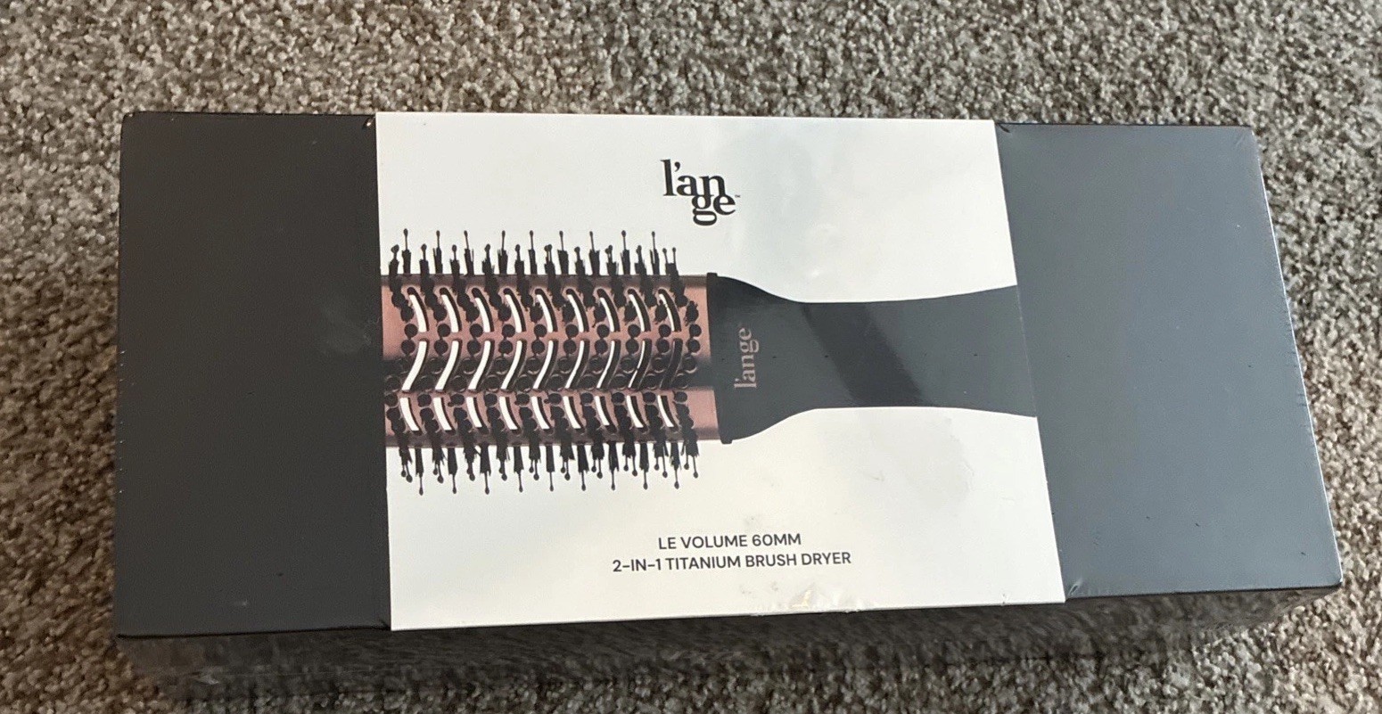 L\'ANGE Le Volume 2-in-1 Volumizing Blow Dryer Brush L\'ANGE Le Volume 2-in-1 Volumizing Blow Dryer Brush