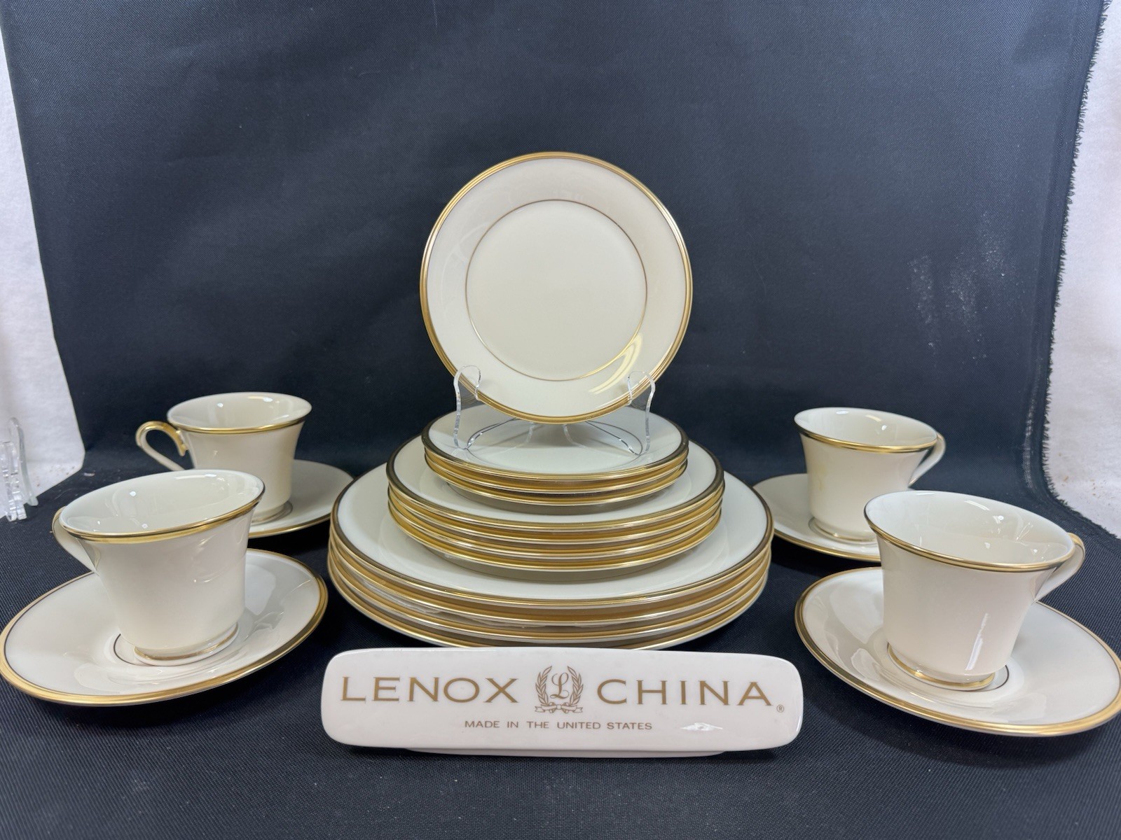 Lenox Eternal Bone China~(Set of 4)~5 Pc Place Setting~1st Quality~20 Piece~USA Lenox Eternal Bone China~(Set of 4)~5 Pc Place Setting~1st Quality~20 Piece~USA