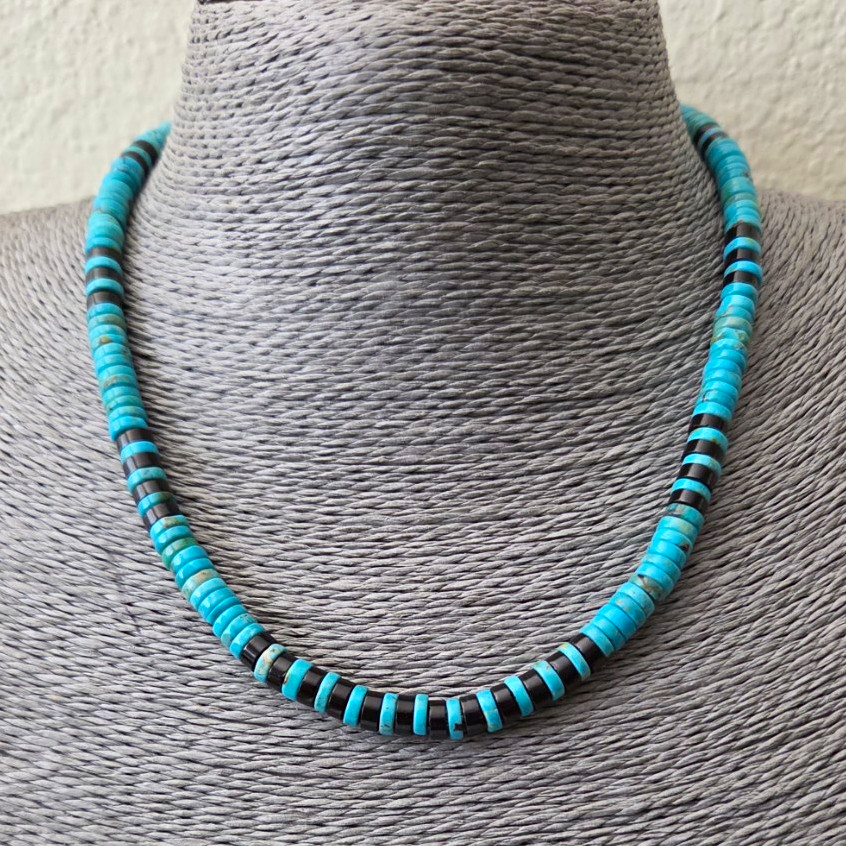 Blue Kingman Turquoise/Sterling Necklace/Earring set. Blue Kingman Turquoise/Sterling Necklace/Earring set.