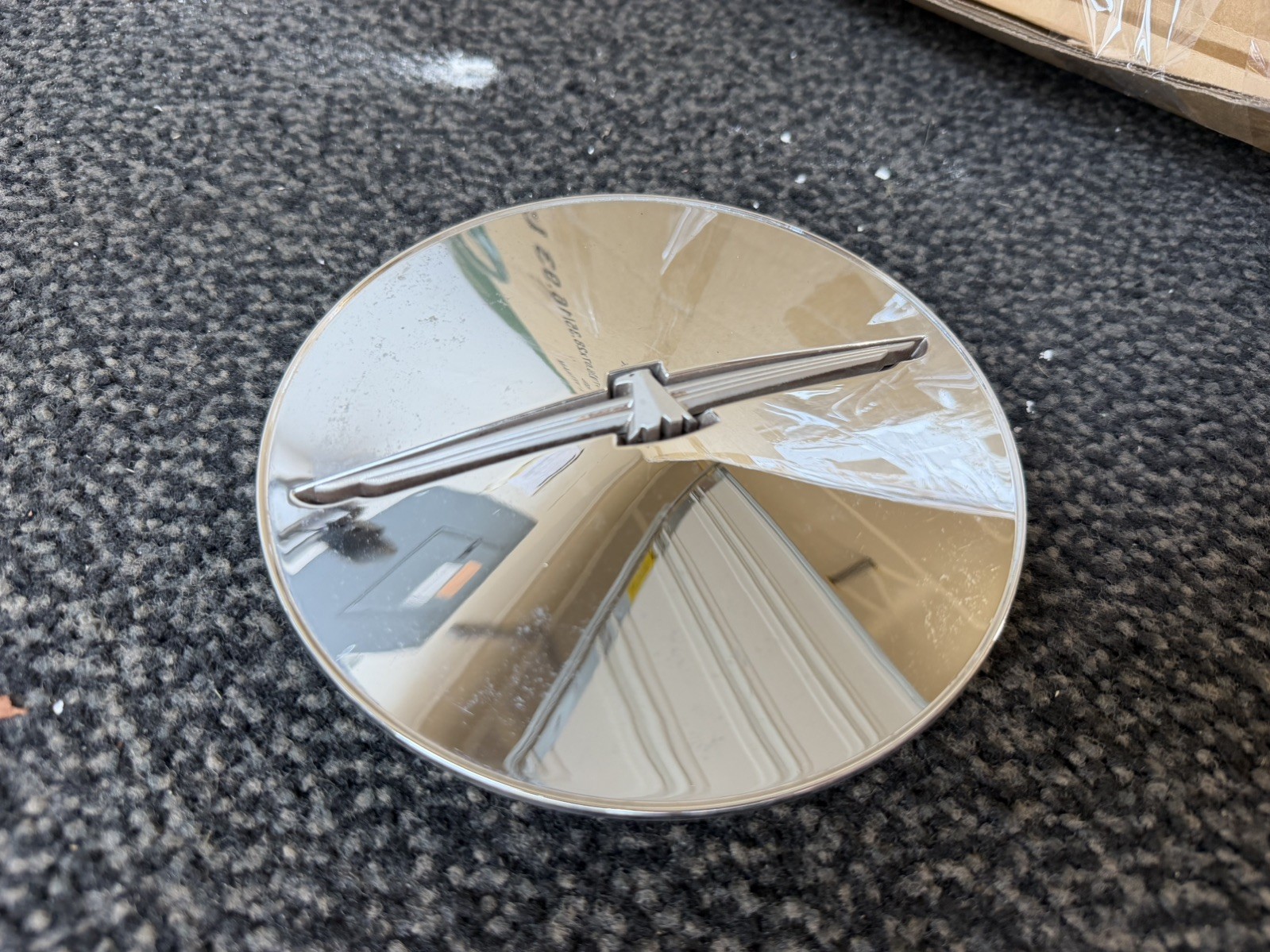 2002 Ford Thunderbird Center Wheel Rim Hub Chrome Cap Cover USED OEM 2002 Ford Thunderbird Center Wheel Rim Hub Chrome Cap Cover USED OEM