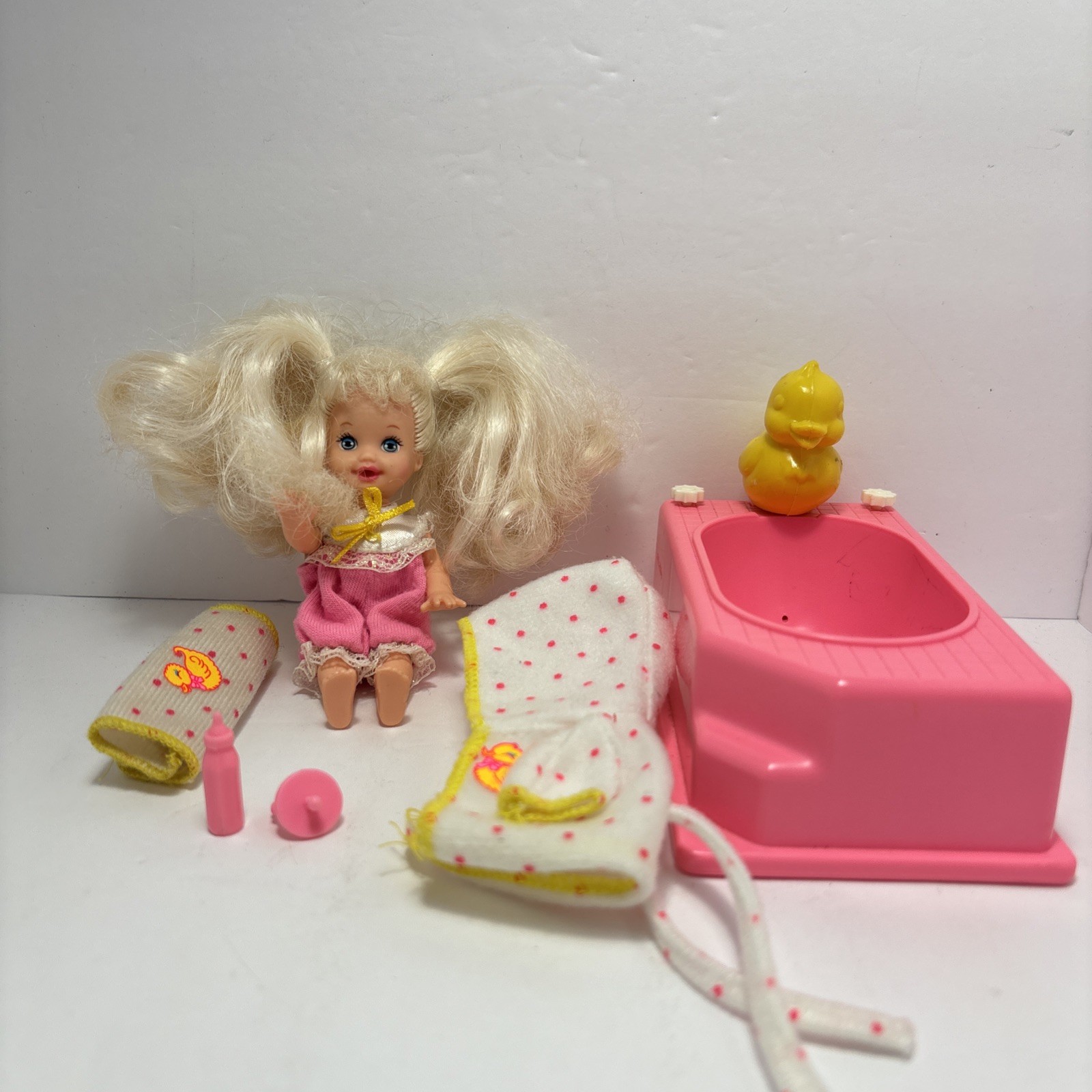 Vintage Barbie Kelly Bathtime Fun 1995 - Kelly Doll & Accessories Mattel #14552