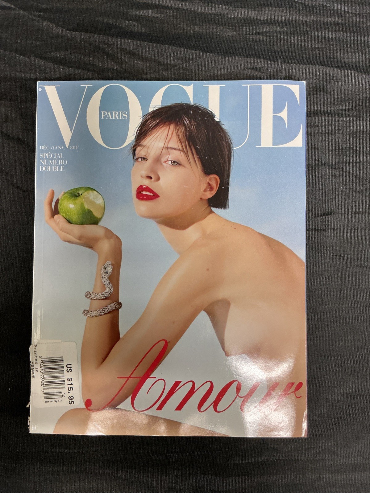 Vogue Paris Dec 1999 / Jan 2000 AMOUR. Linda Nyvitova by Jean Baptiste Mondino Vogue Paris Dec 1999 / Jan 2000 AMOUR. Linda Nyvitova by Jean Baptiste Mondino