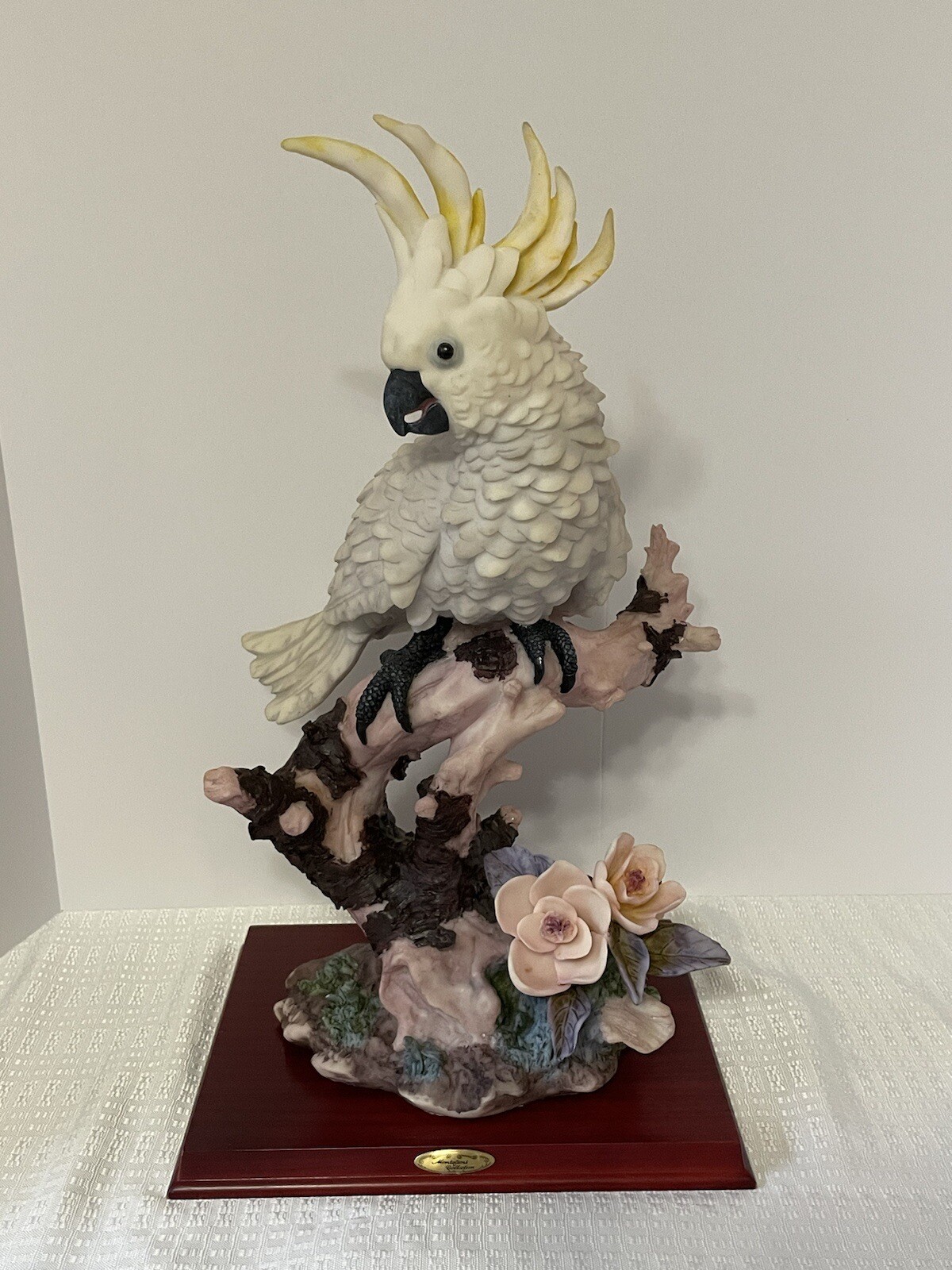 VTG Amazing Detailed Montefiori Heavy Sculpture of Large Cockatoo on Wood base