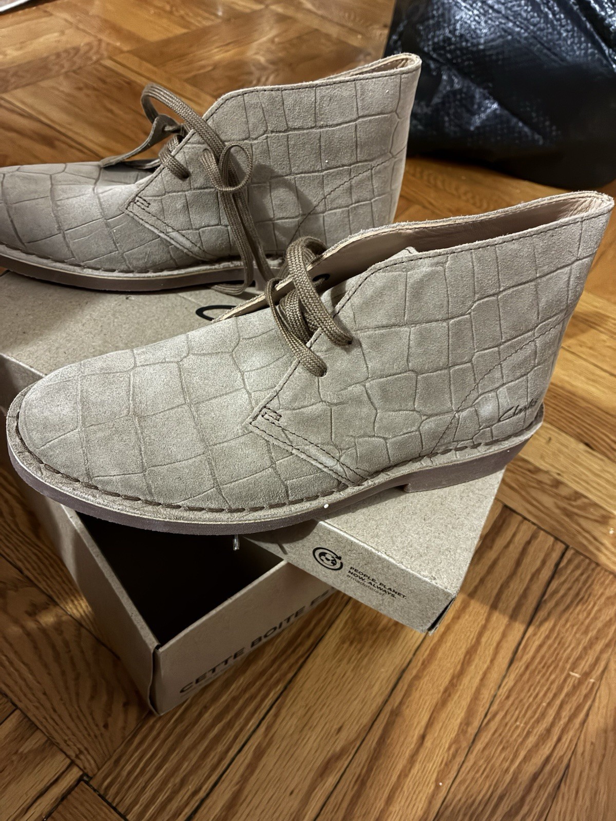 BRAND NEW CLARKS