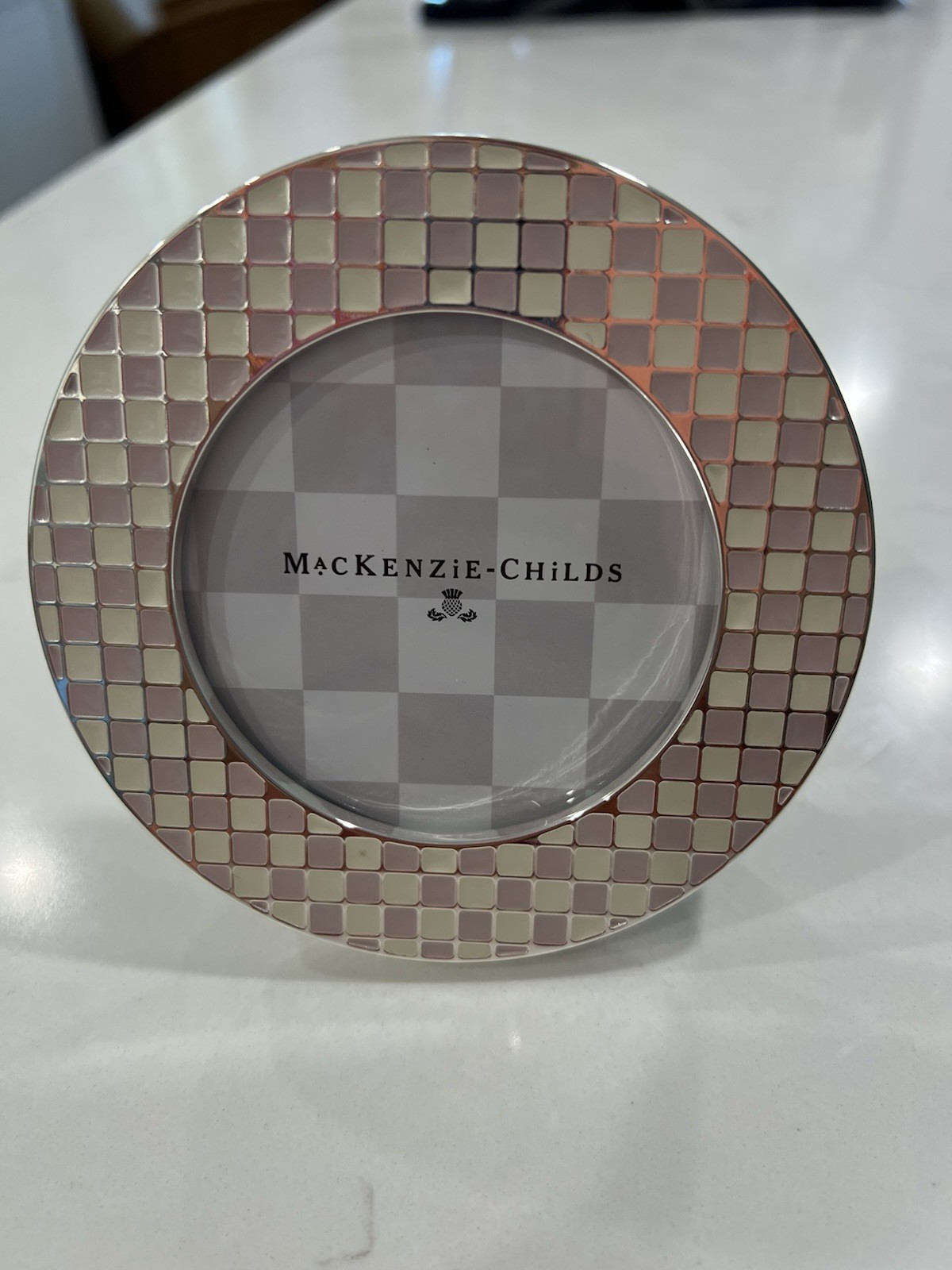 NEW Mackenzie Childs Celebrate Rosy Pink & White Round Shaped Picture Frame NEW Mackenzie Childs Celebrate Rosy Pink & White Round Shaped Picture Frame