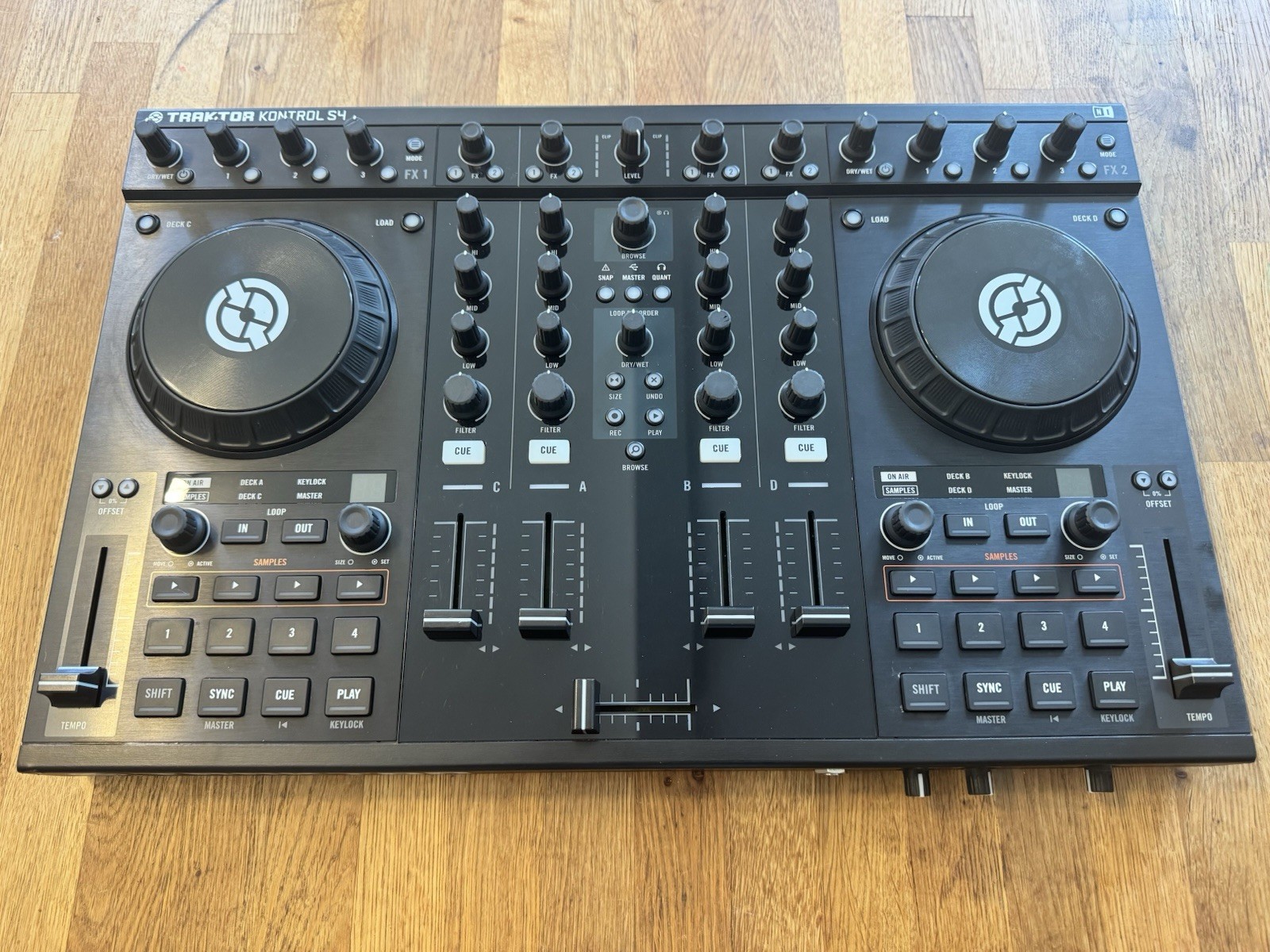 Native Instruments Traktor Kontrol S4 MK1 4-Channel DJ Controller w/ Cables